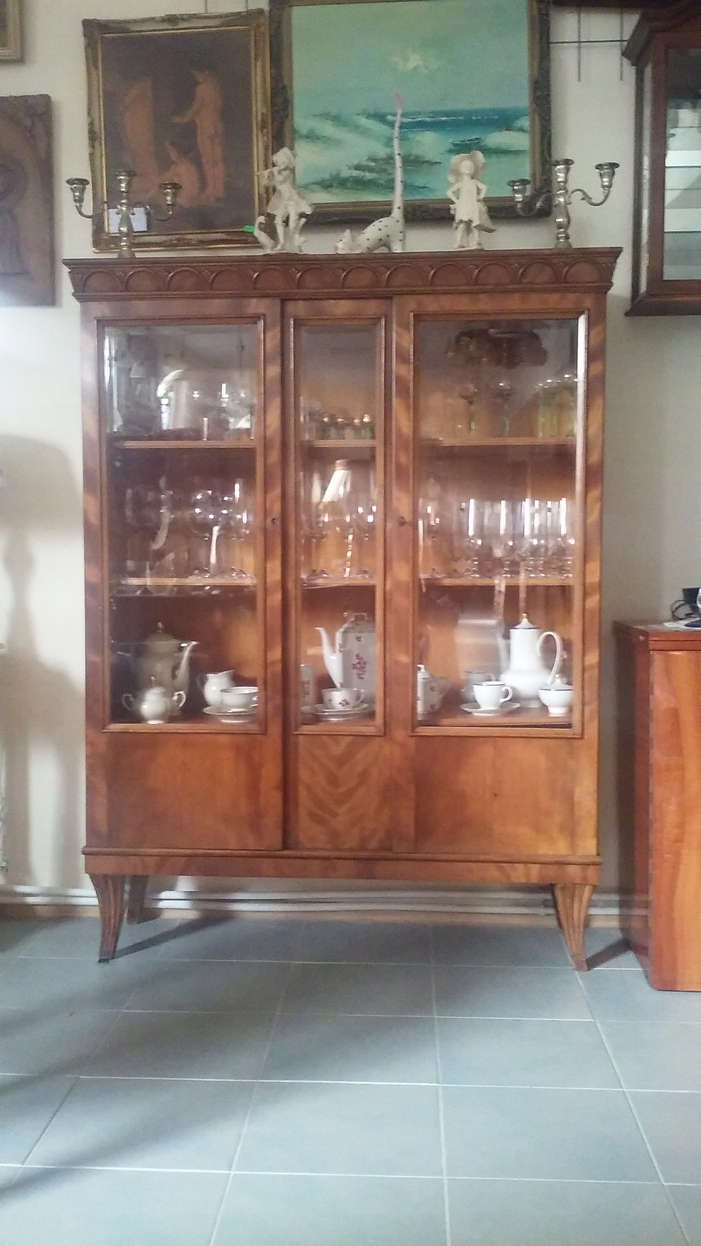 Ładna Witryna antyk