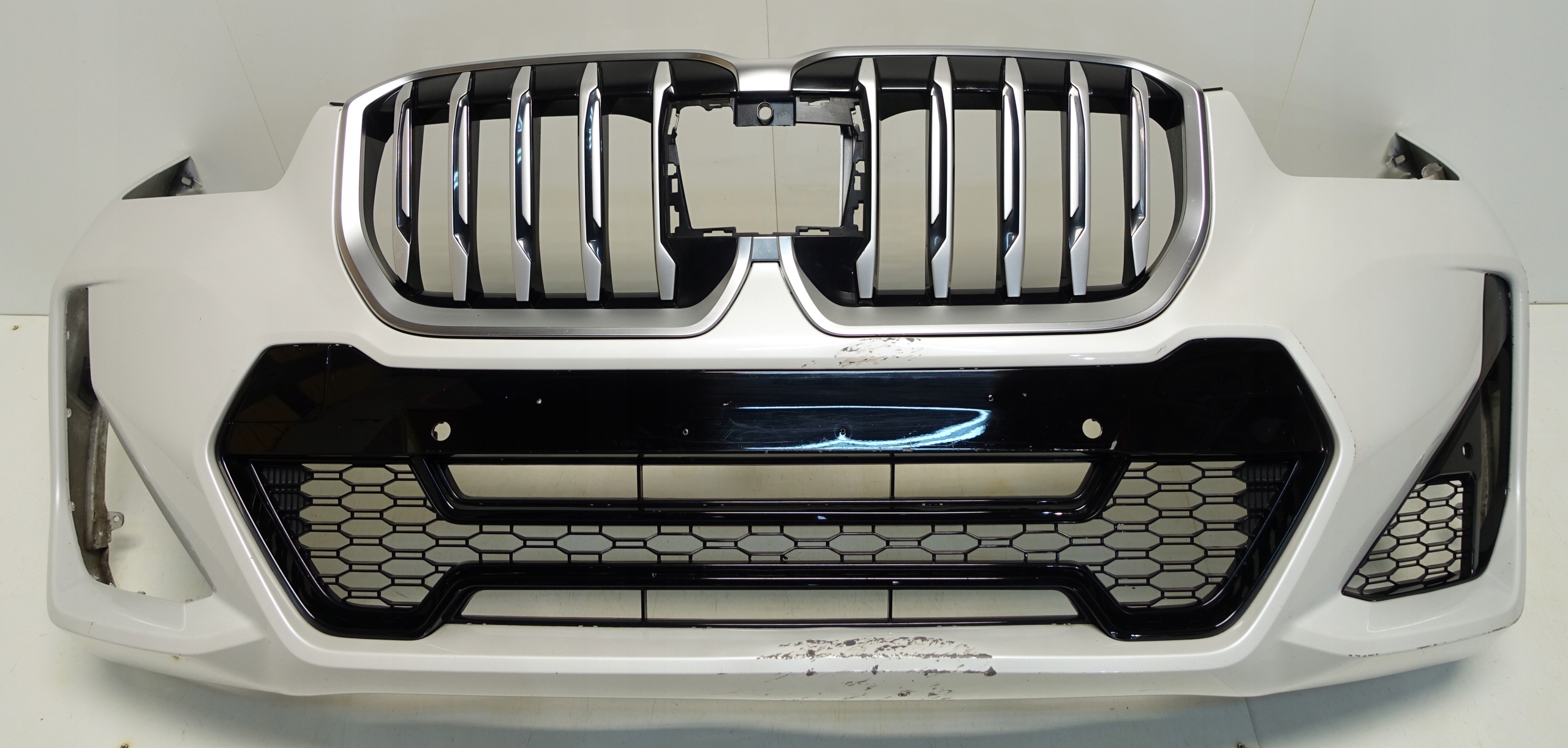 BMW X1 U11 m-packet 9881907 2022- below 6 PDC front bumper front