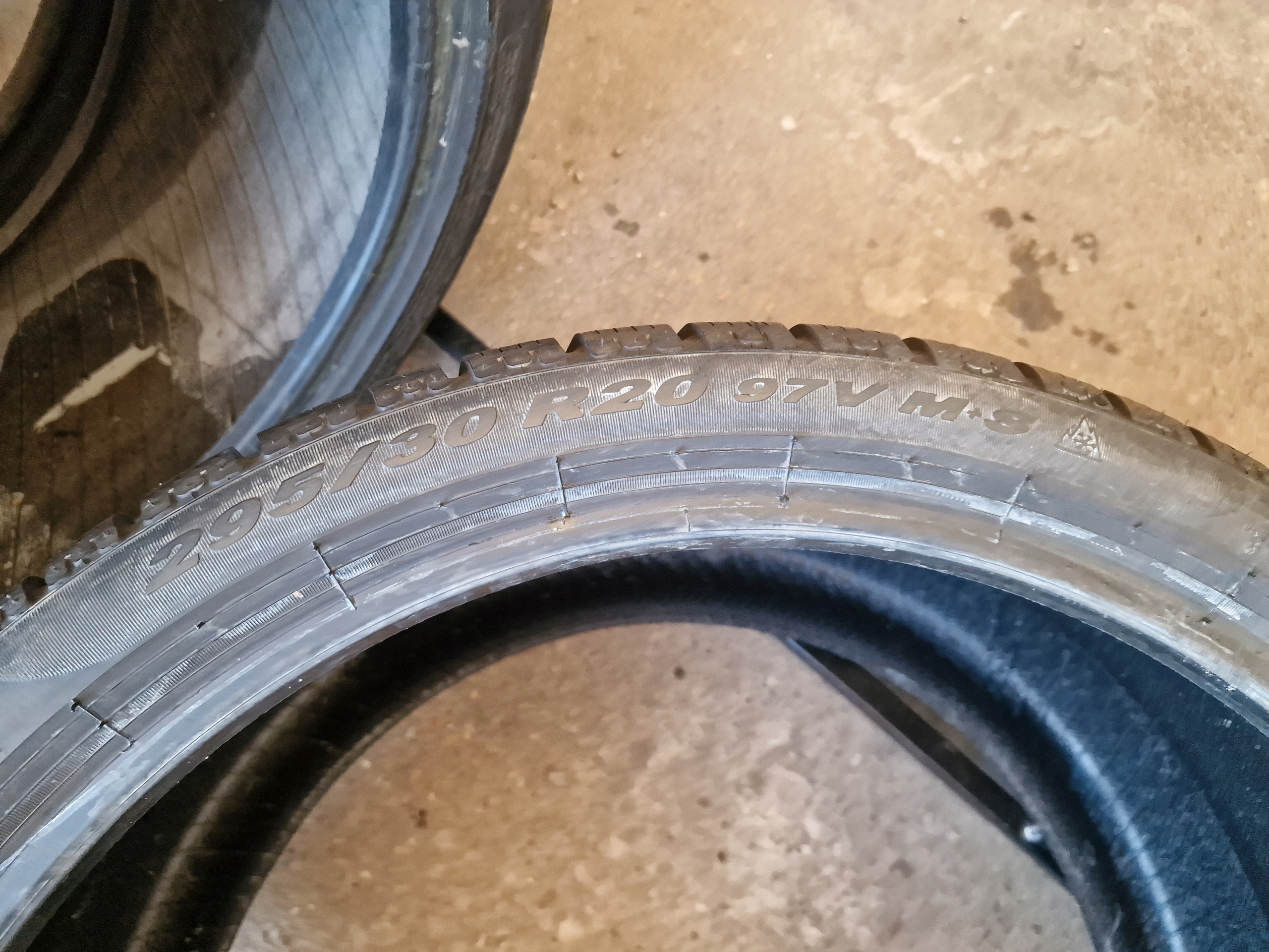 OPONY ZIMA PIRELLI SOTTOZERO WINTER 240 NO 295/30/20 97V Marka Pirelli