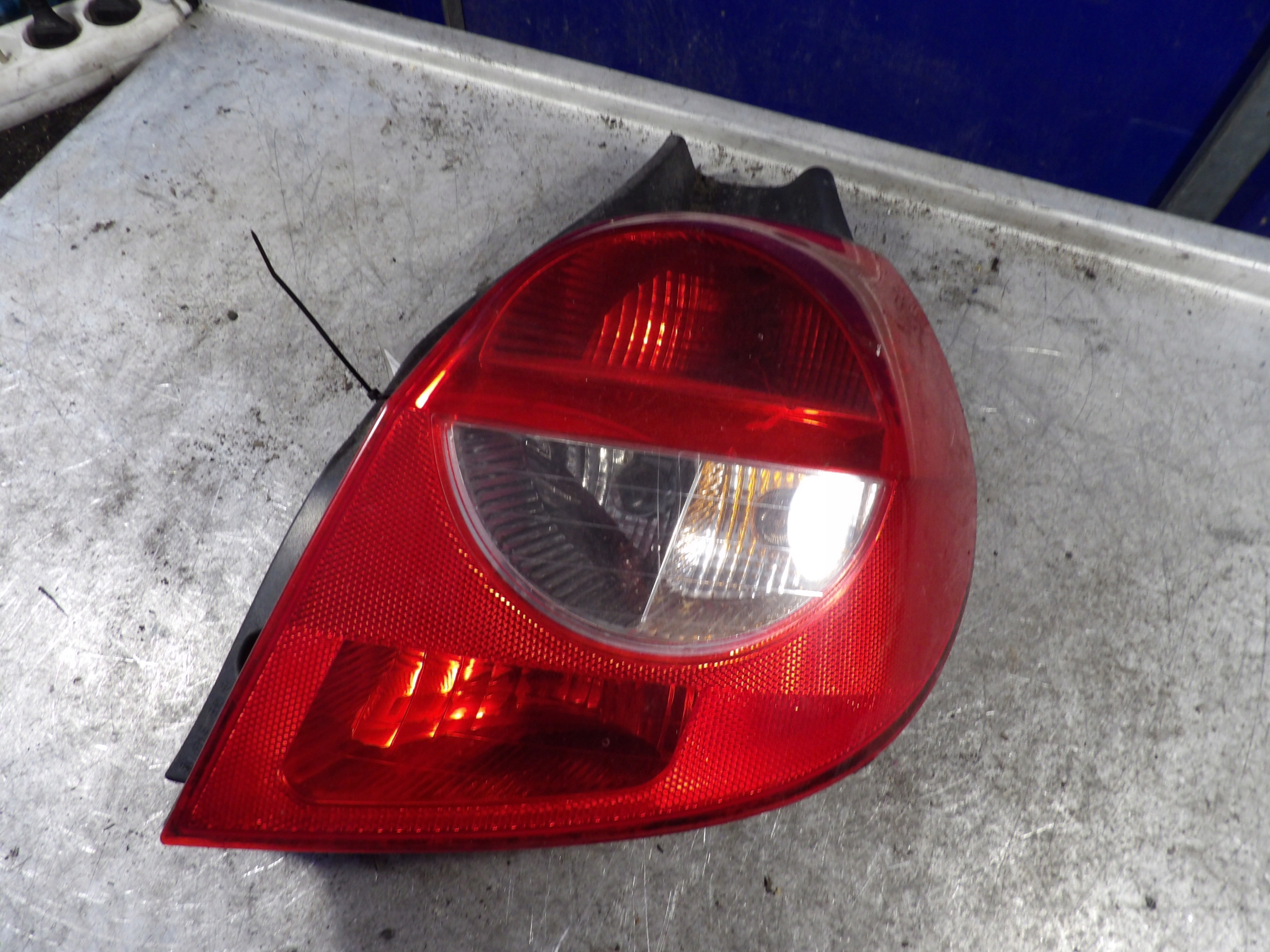 Renault Clio III light rear right HB 5D