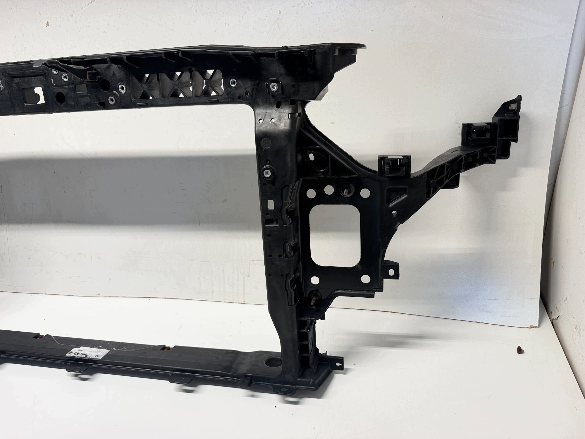 support panel for radiators pillar KIA XCEED 64102-J7500 2019