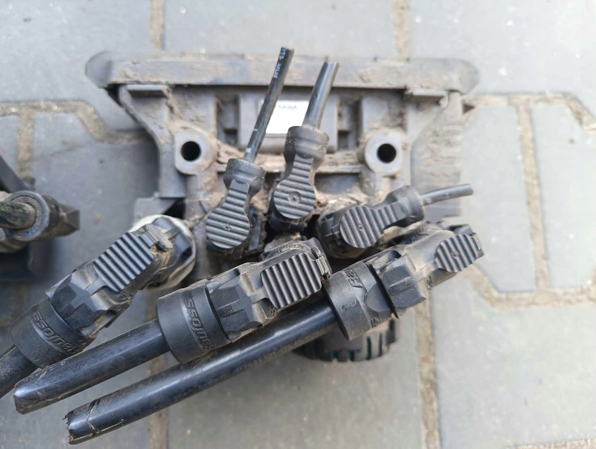 ZAWÓR MODULATOR TYLNEJ OSI KNORR K050212 EBS SCANIA R NGS EURO 6