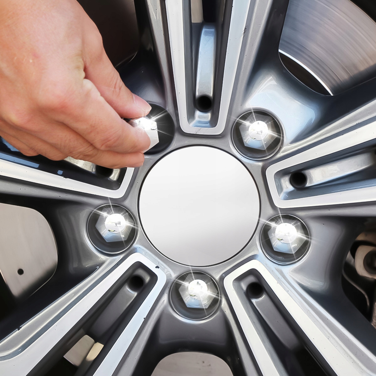 NAKŁADKI ZAŚLEPKI KAPSLE NA ŚRUBY KOŁA FELGI 19mm Chromowane Zestaw 20szt Producent Inny