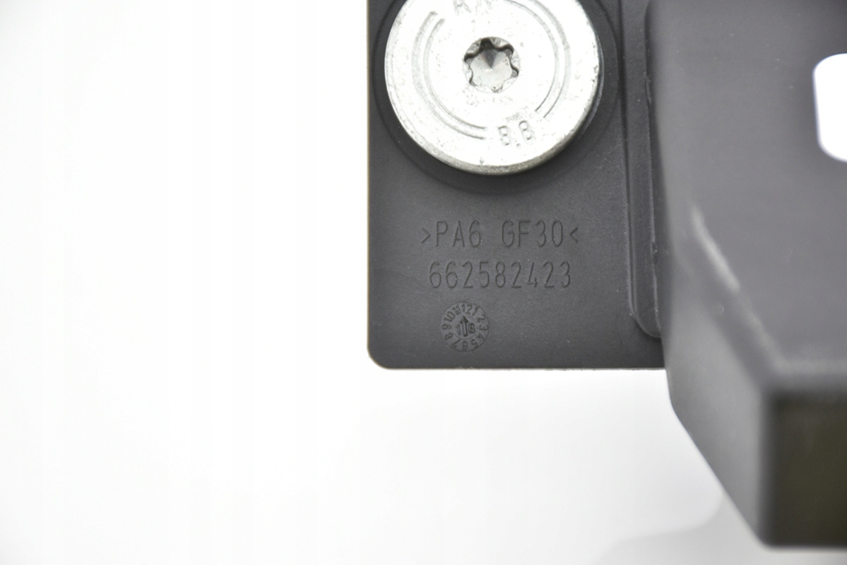 ZAMEK KLAPY BAGAŻNIKA OPEL ASTRA J GTC 3D Producent części Opel OE