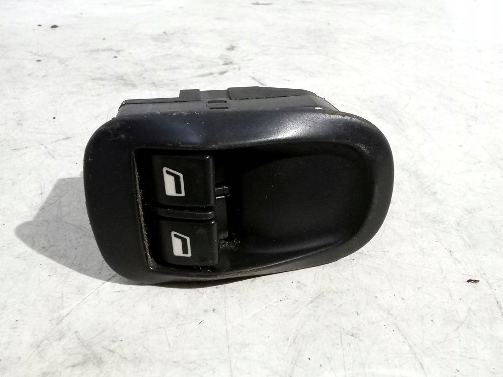 Peugeot 206 panel Fensterschalter
