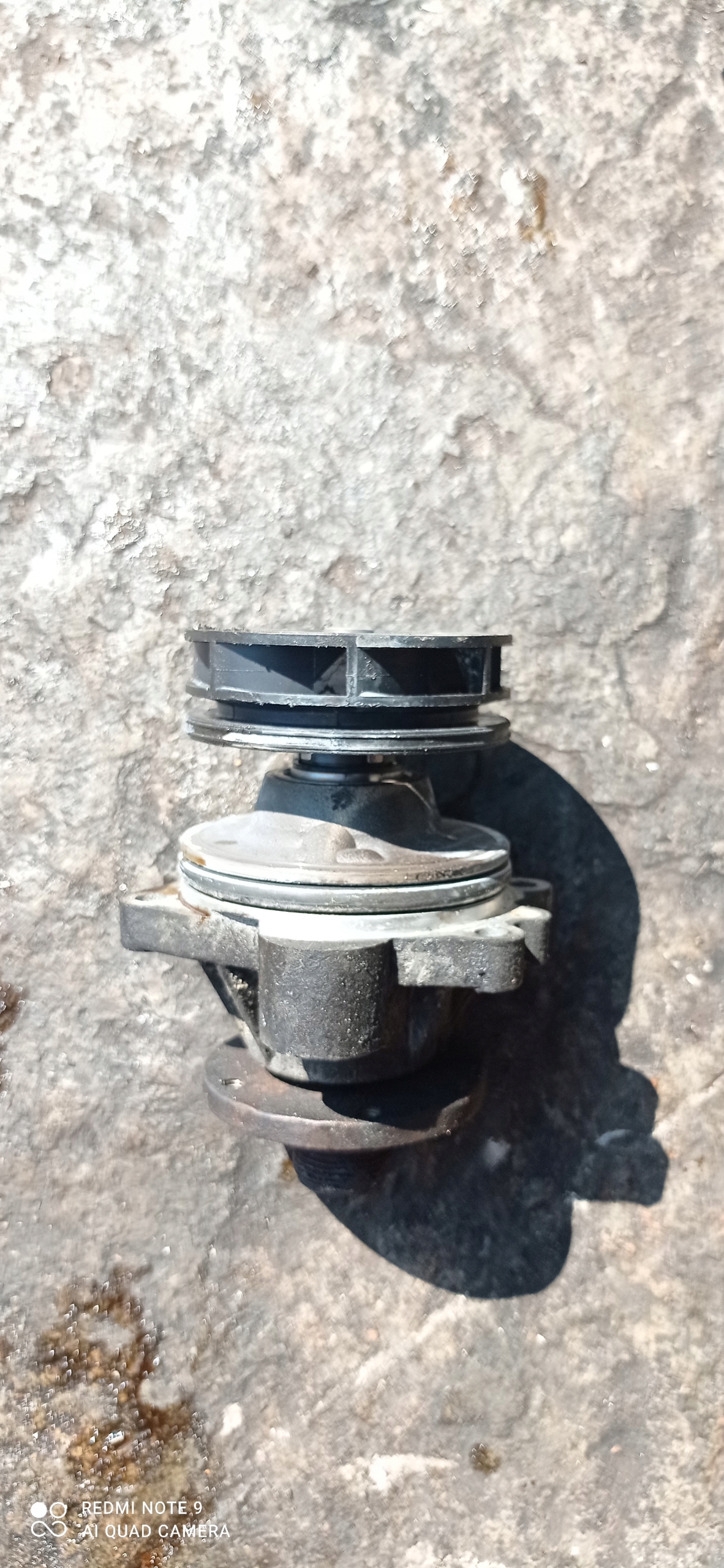 water pump BMW E46 E39 E53 2.0I 2.2I 2.5I 17317413