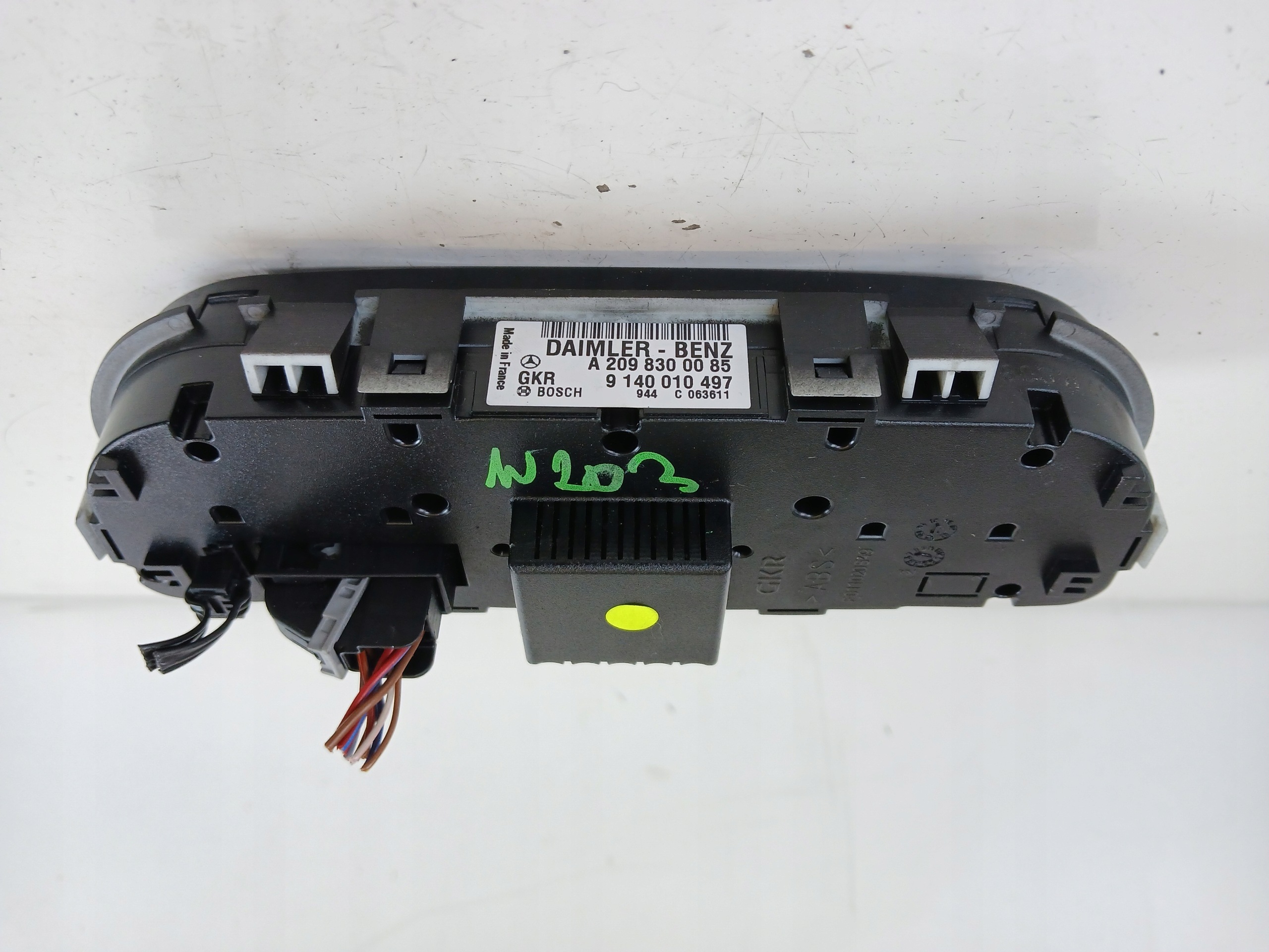 MERCEDES W209 W203 Unite commande clima Bouches buses A2098300085
