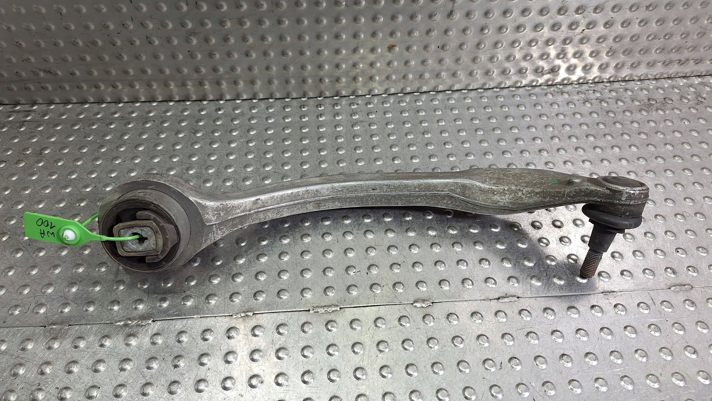arm left front lower BANAN 4D0407695J VW PASSAT B5 AUDI A4 B5 A8 D2