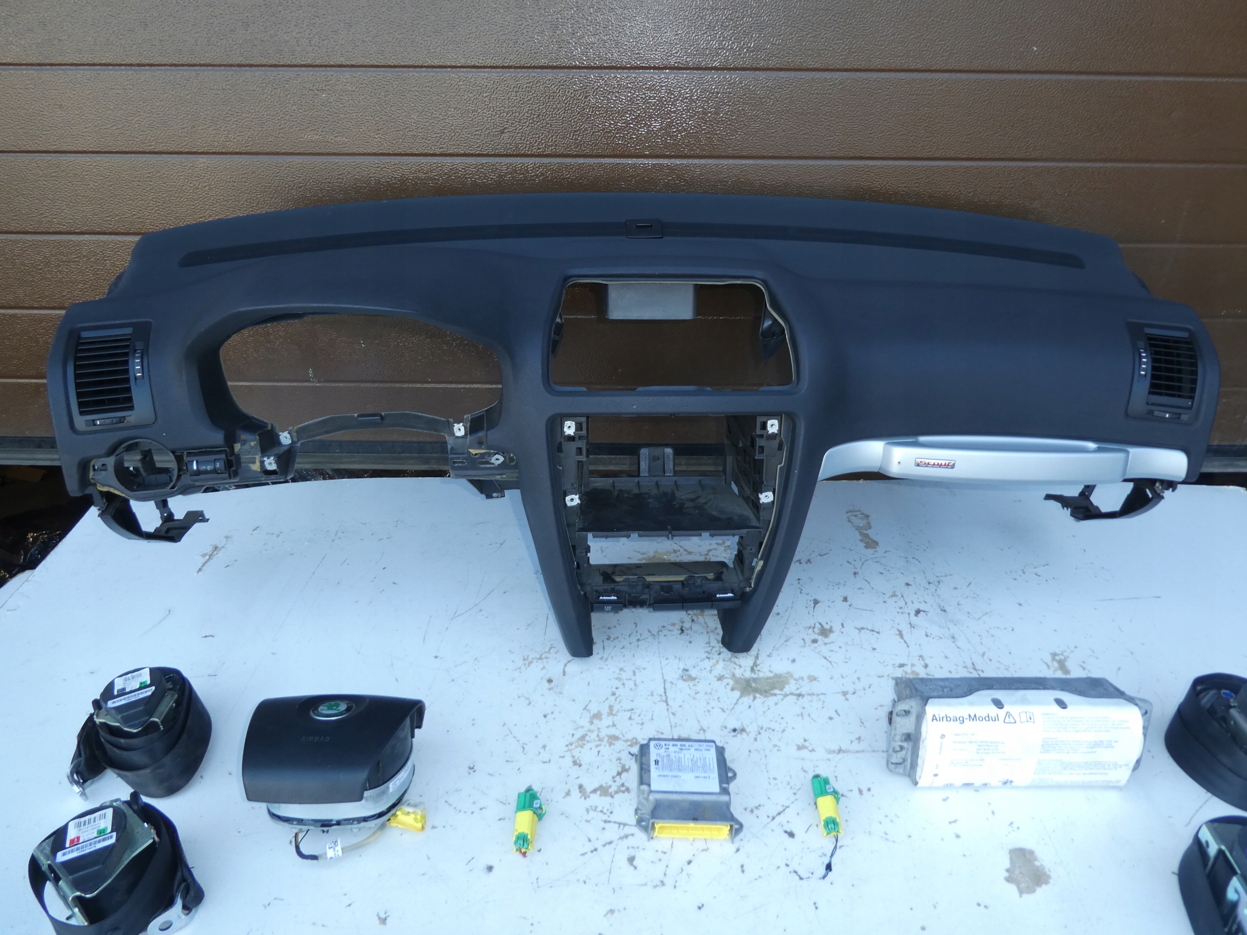 SKODA OCTAVIA II SCOUT dashboard cockpit console airbag