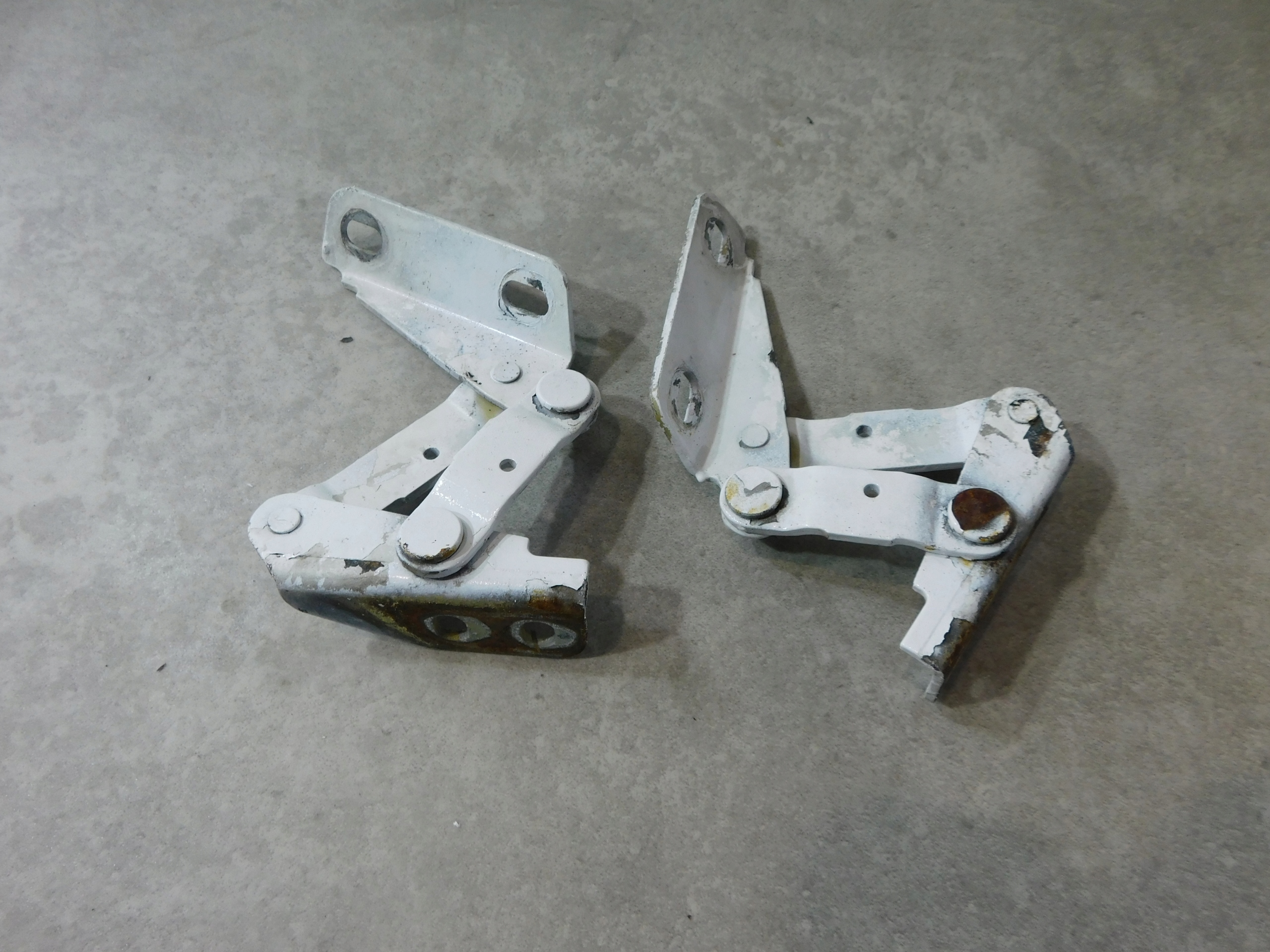 Mercedes Sprinter hinge - bonnet hinges 95-06r KOMPLET 2 szt OEM