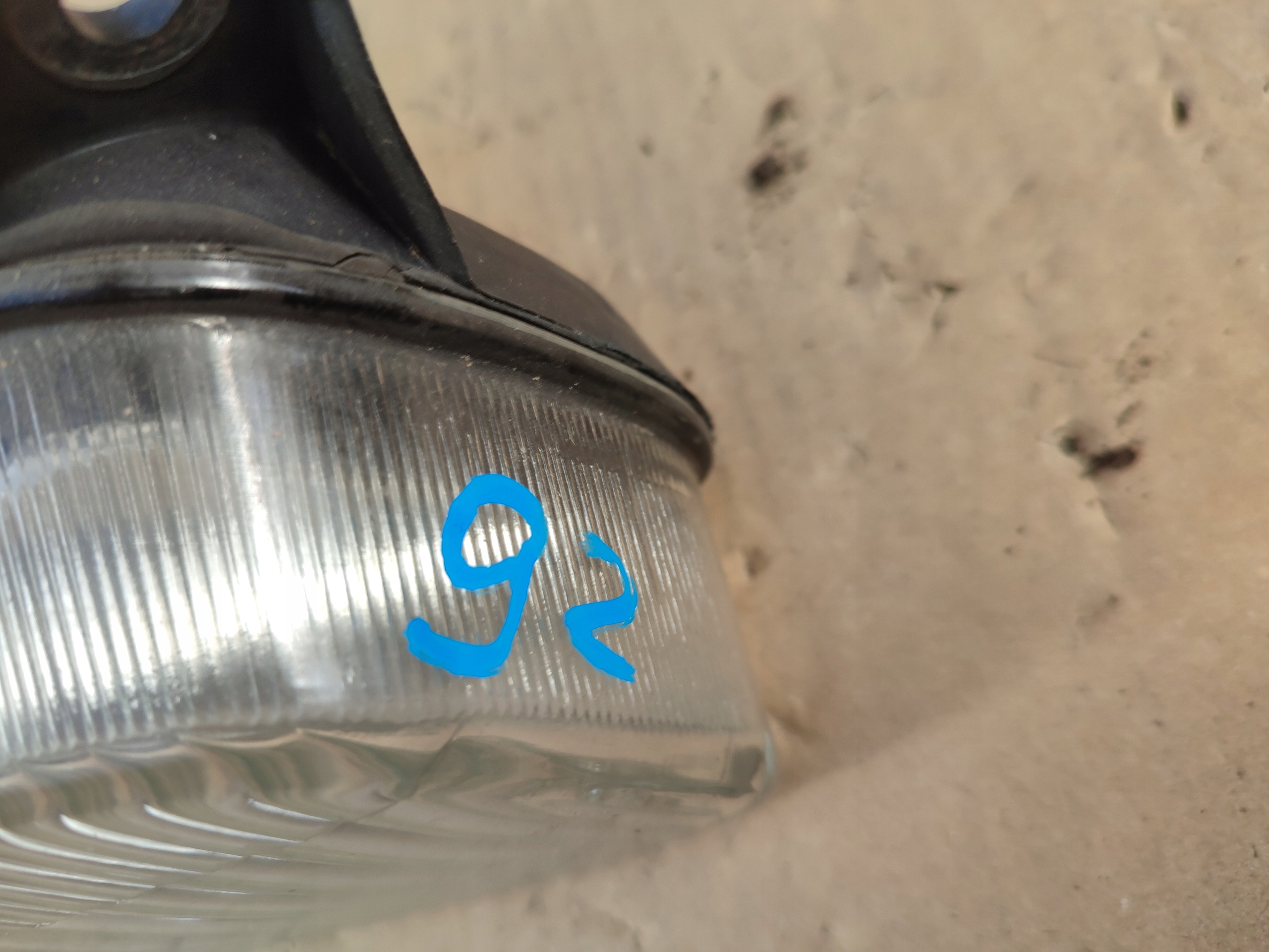 REFLEKTOR light right front right front MAZDA 323F