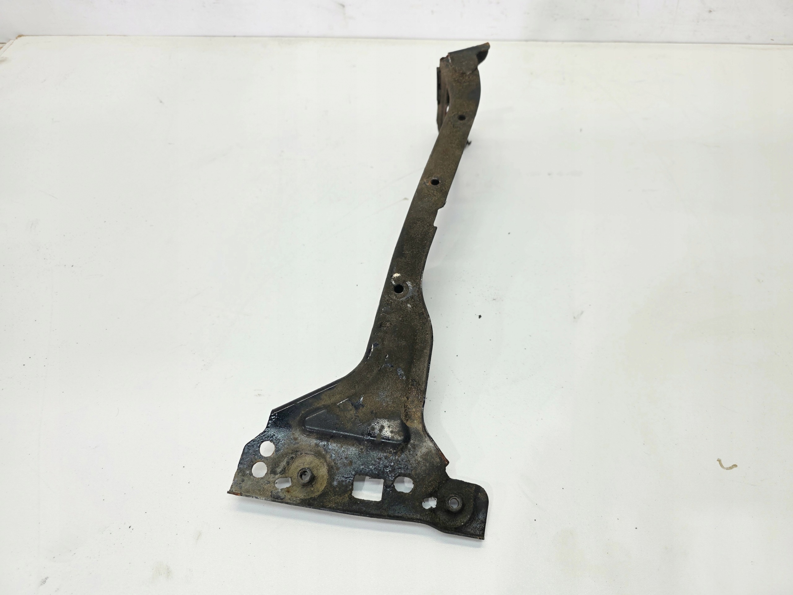 console holder of a fender left front AUDI A4 B9 8W0821135C