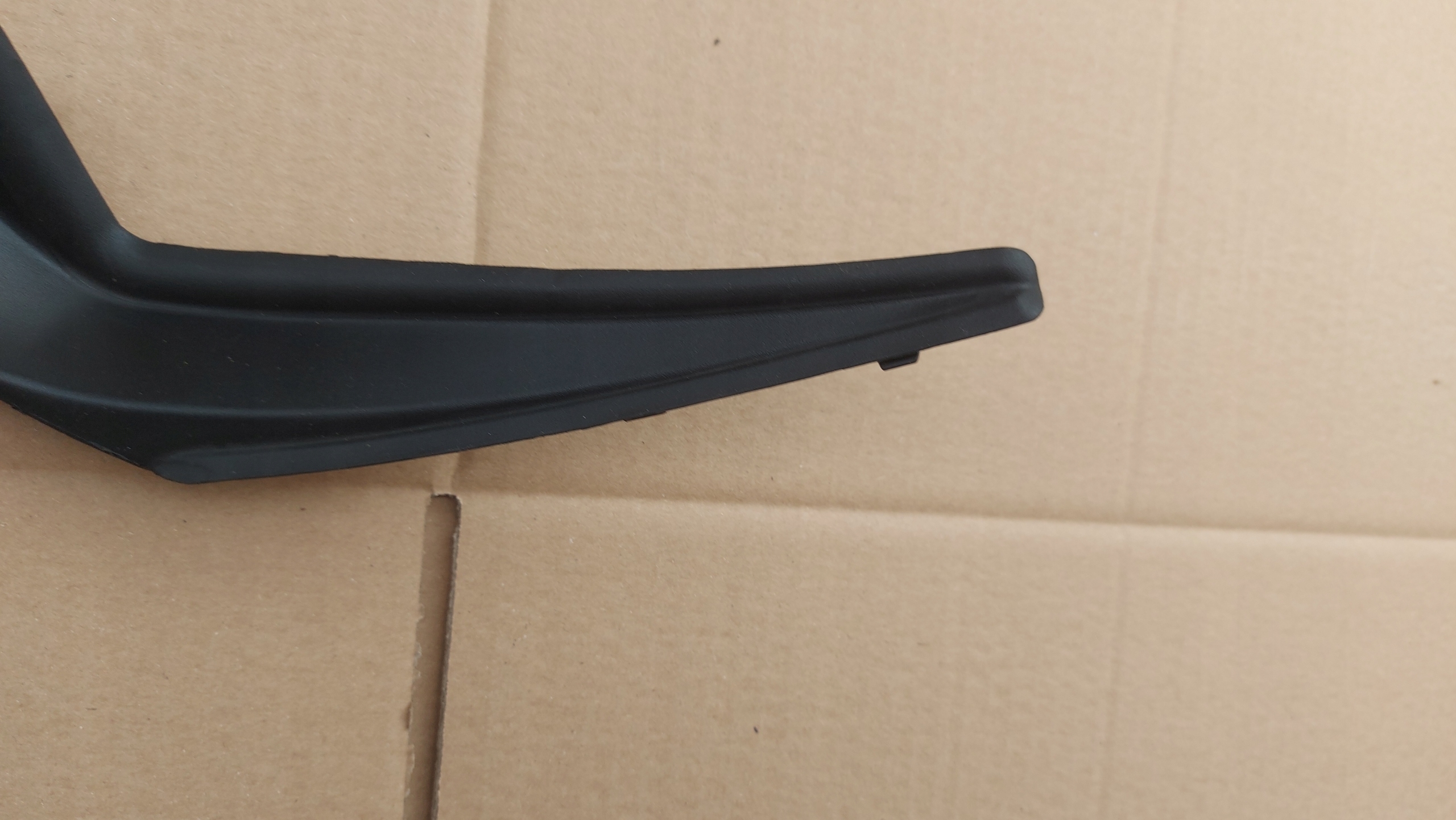 spoiler under the window left TOYOTA AYGO II 14
