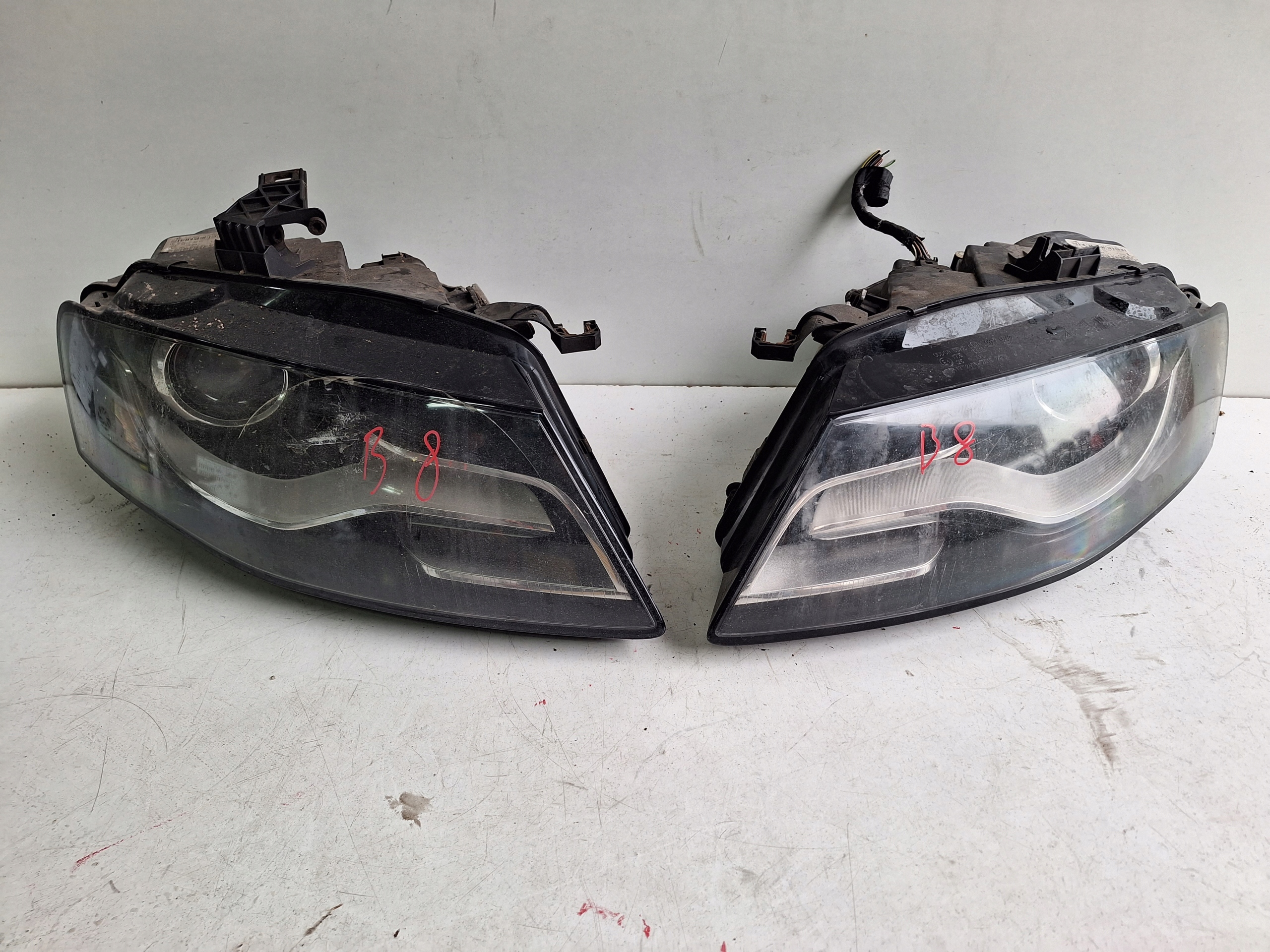 AUDI A4 B8 8K 08-11 light left XENON UK