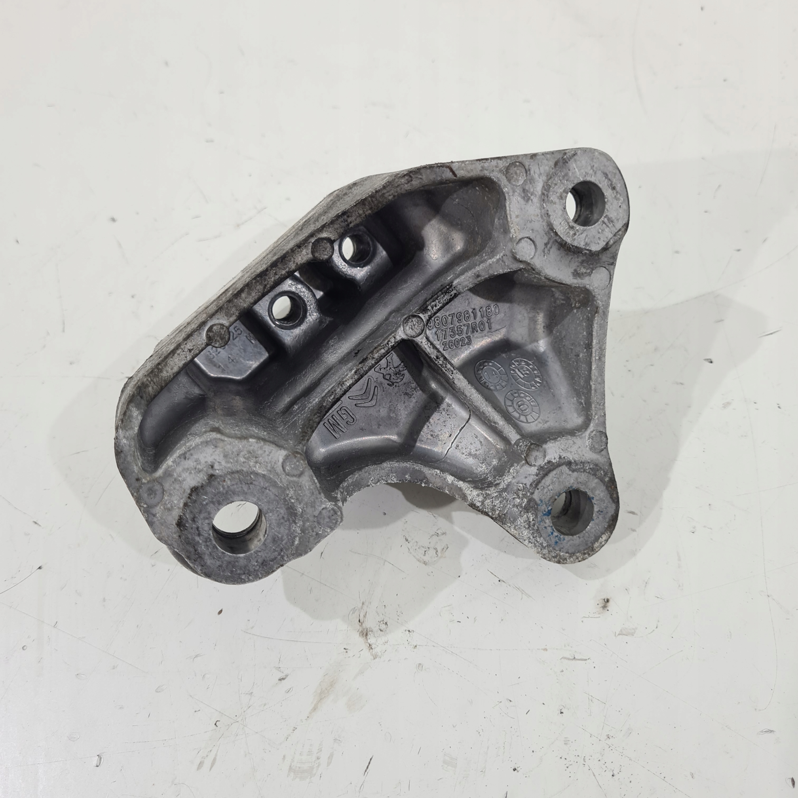 Support Support plaque Moteur CITROEN JUMPY III 3 SPACETOURER 9807981180