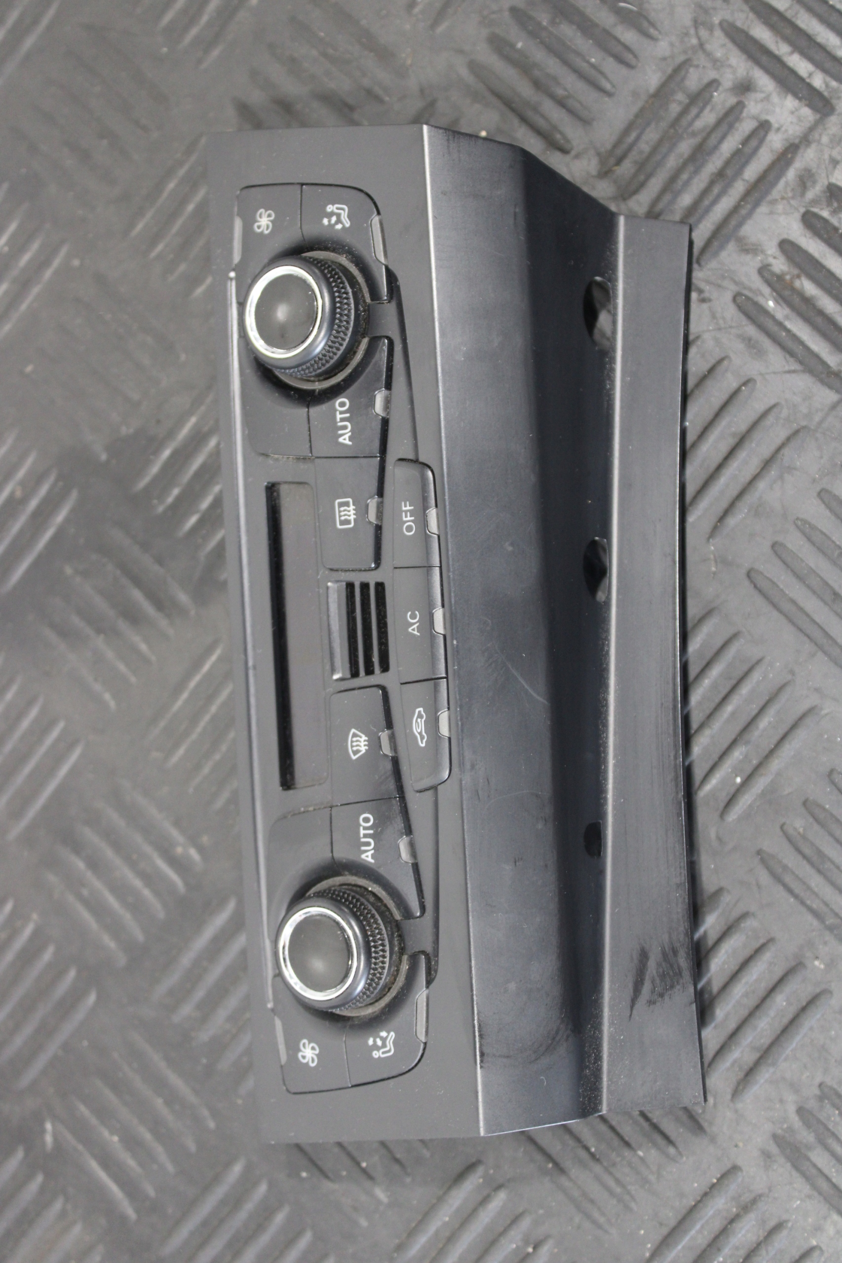 UNITE COMMANDE CLIMA AUDI A5 8T 8T0 COUPE 8T1820043Q