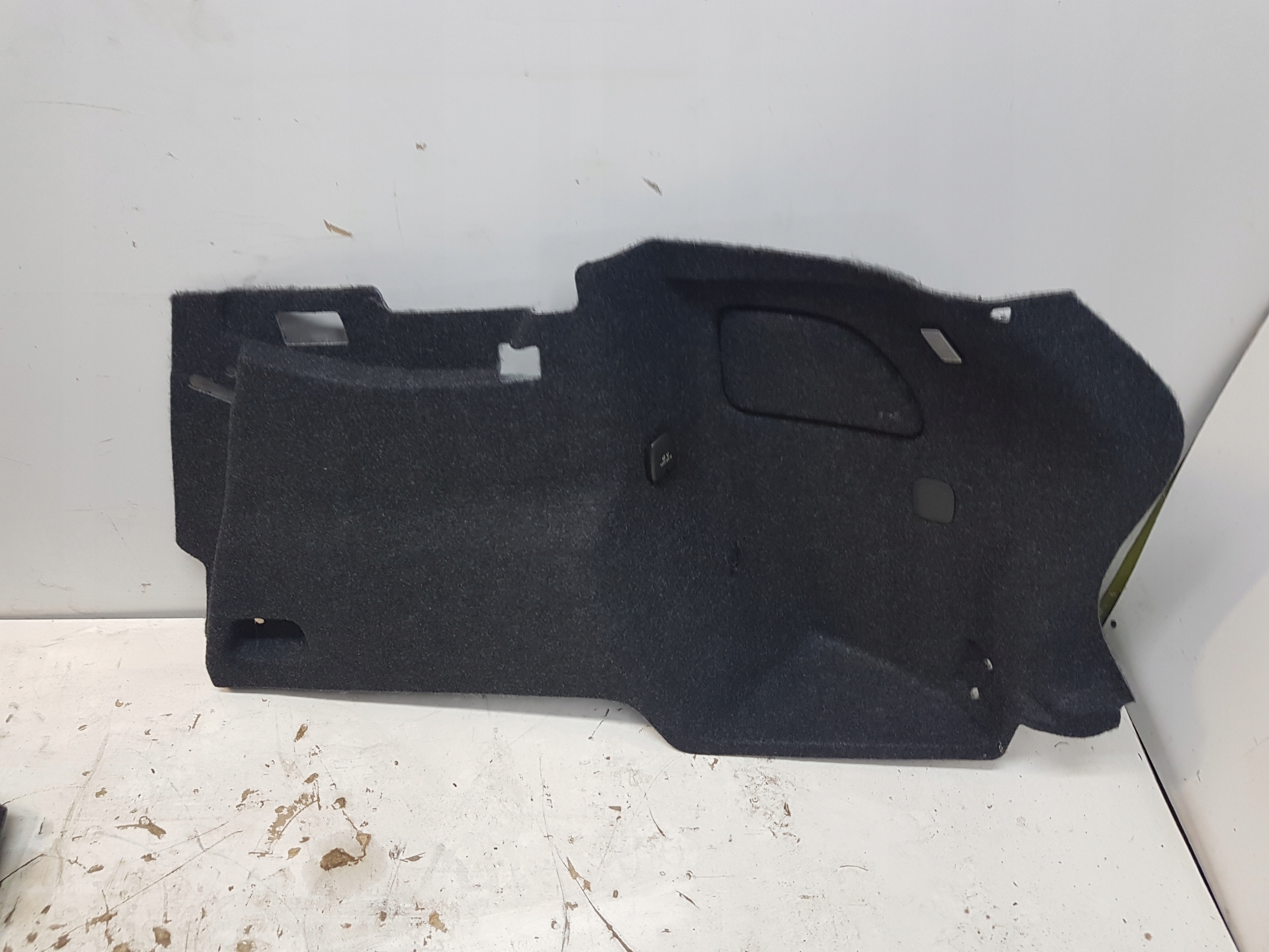VOLVO XC40 side upholstery boot right