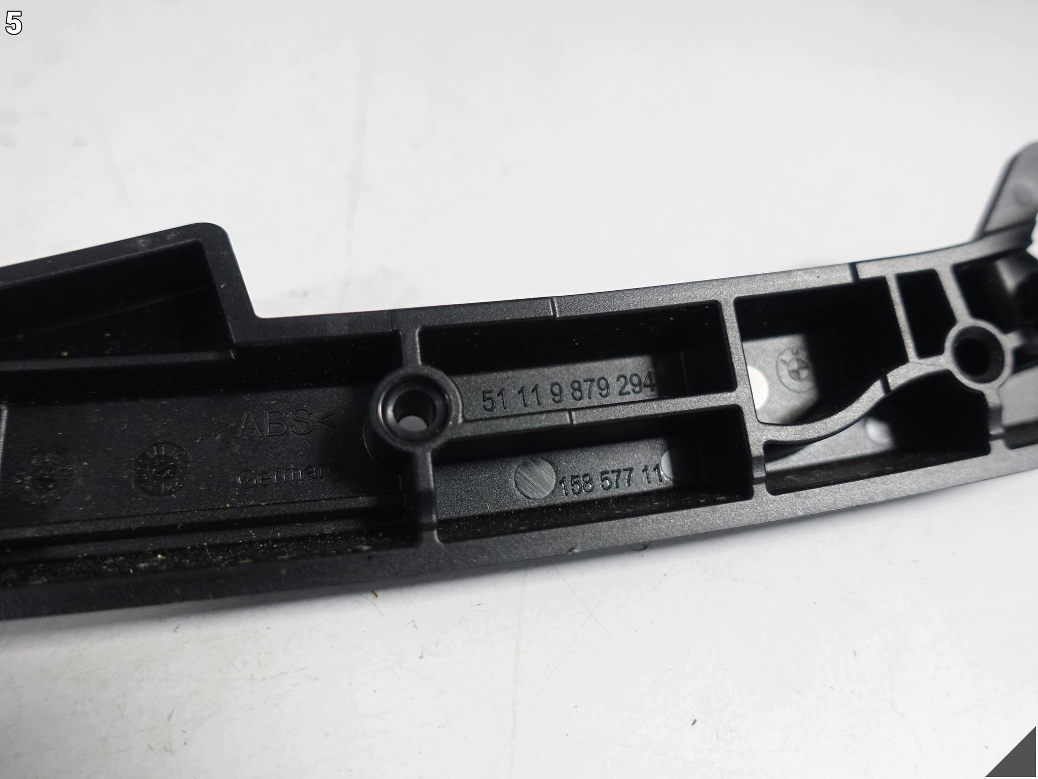 BMW 5 G60 G61 G68 23- upper support holder bracket W bumper right front