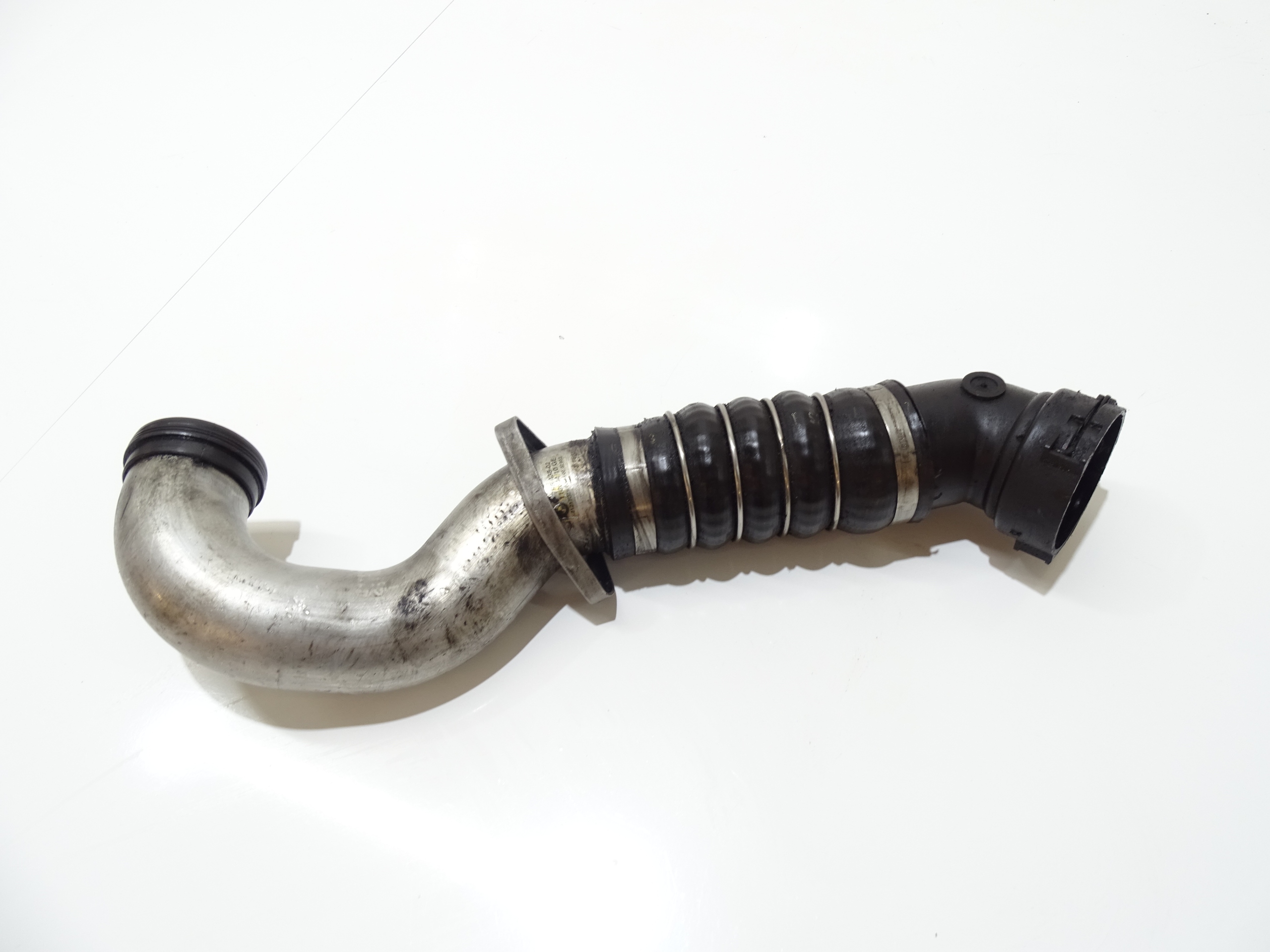 vedení hadice intercoolera BMW E60 E61 7798438