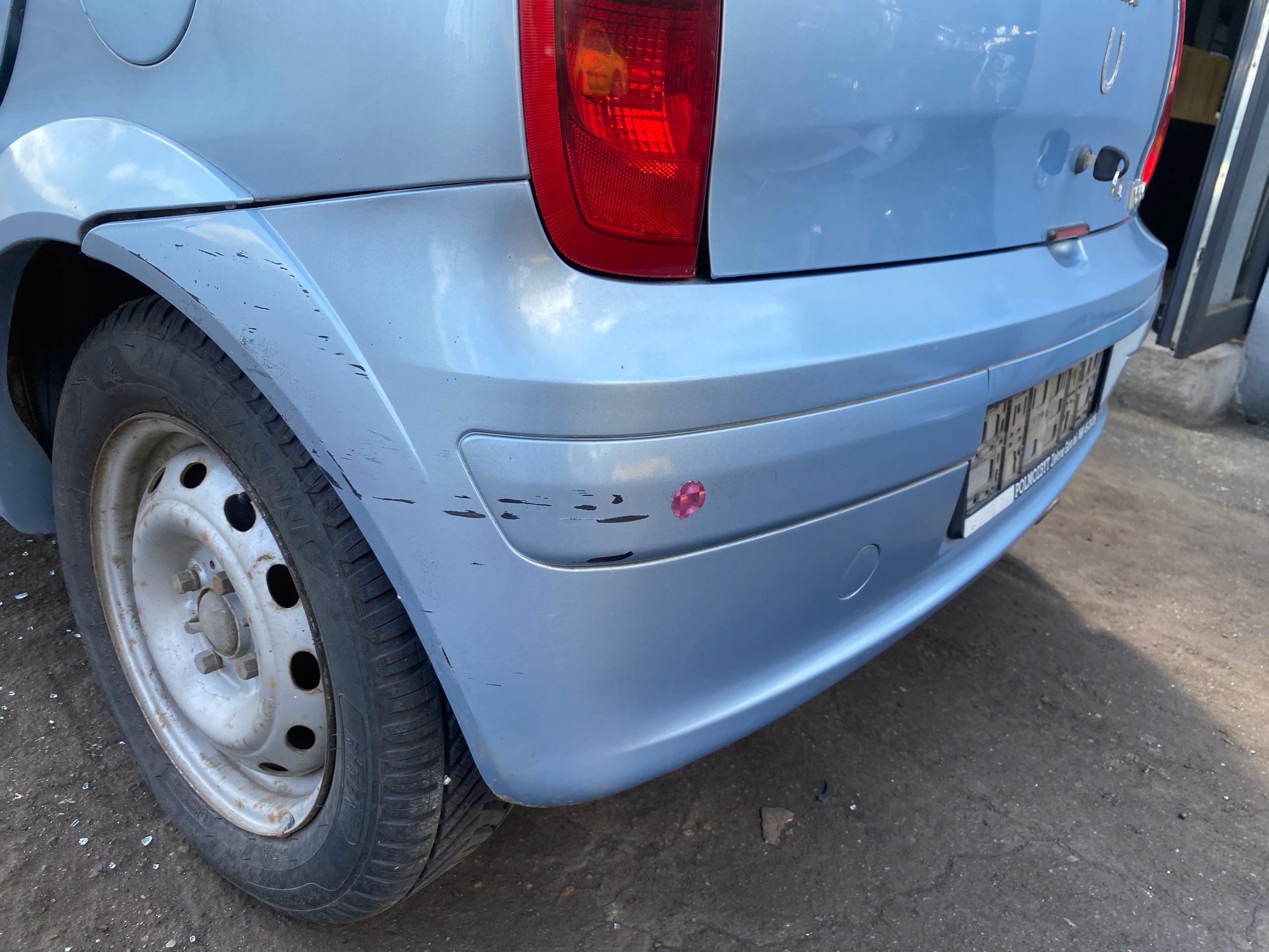 nárazník zadní záď Tata Indica FL 08-10 kod lakieru TAT551