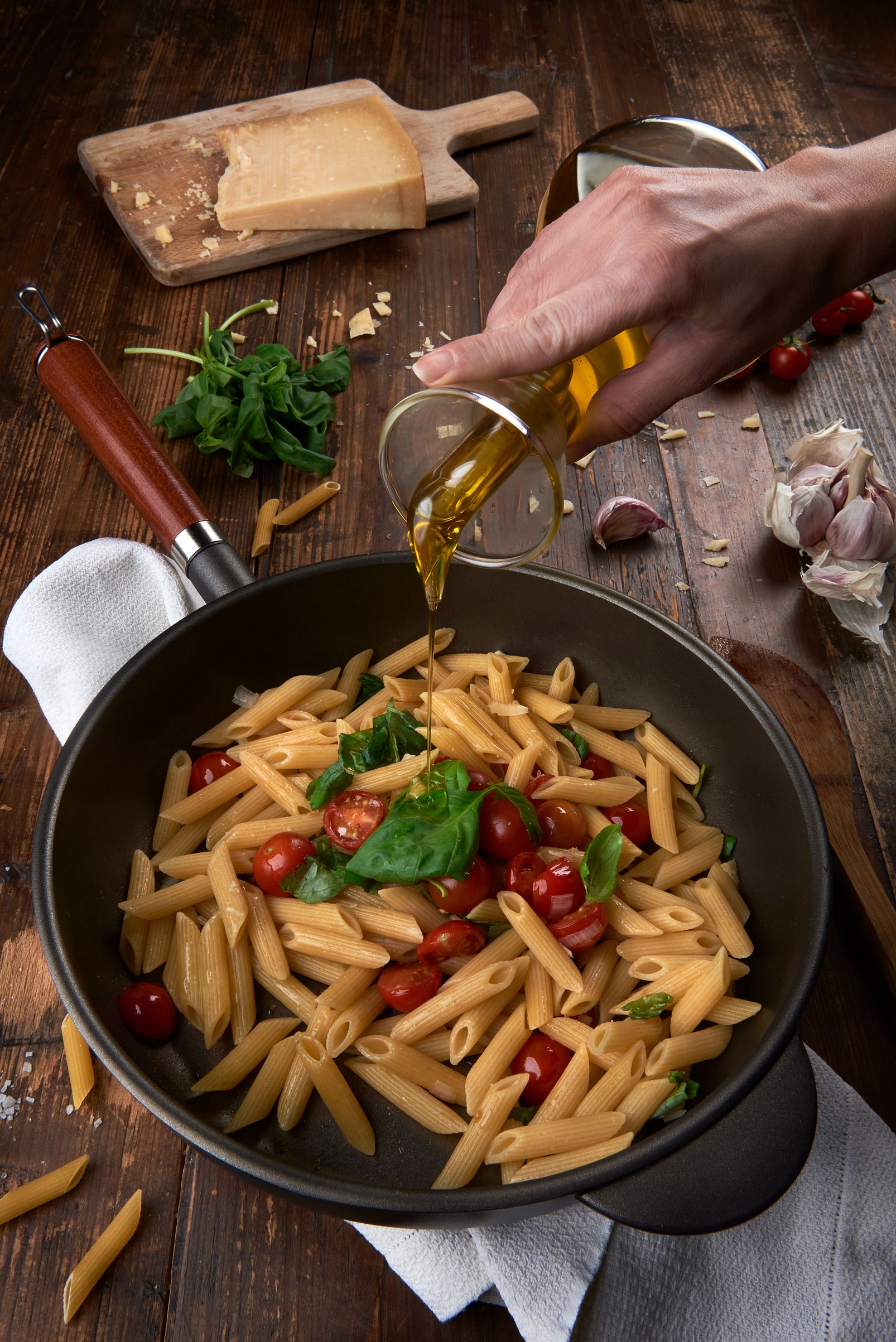 PATELNIA TYTANOWA WŁOSKA 28CM. GŁ. IND. + POKR. Marka inna