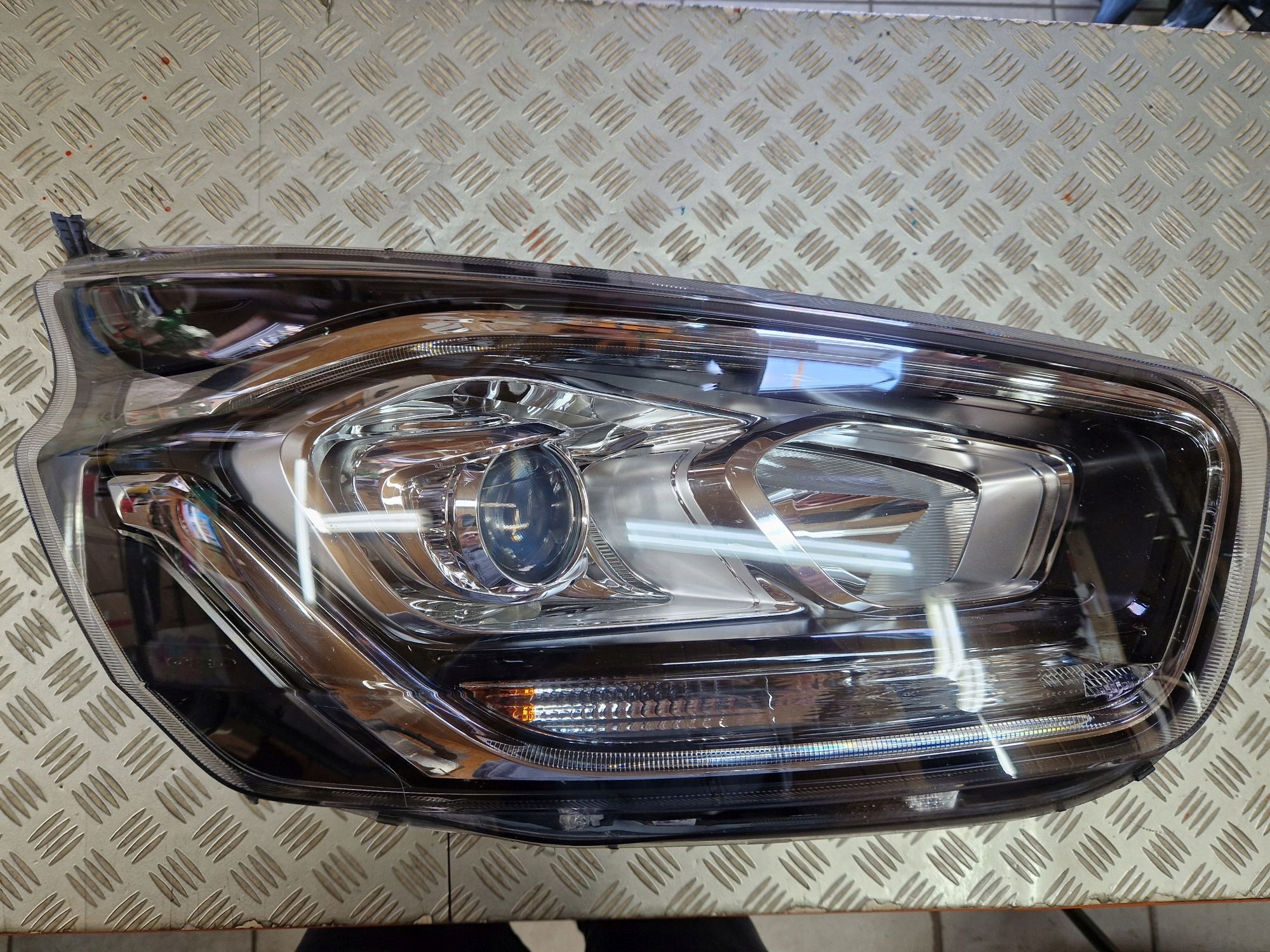 light right front lens LED FORD CUSTOM LIFT 2017R->