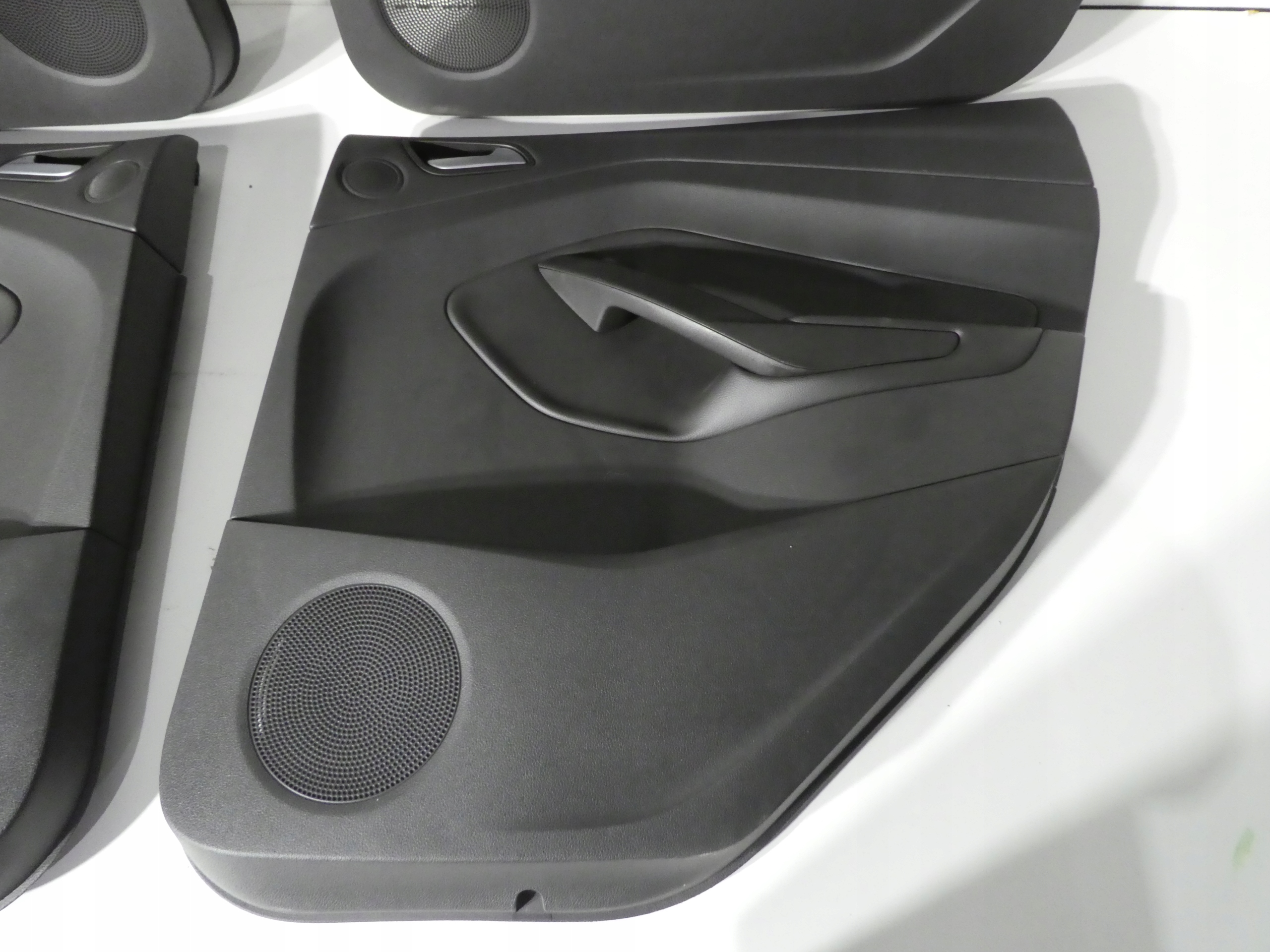 FORD KUGA II mk2 ST-line side door side rear part front KOMPLET