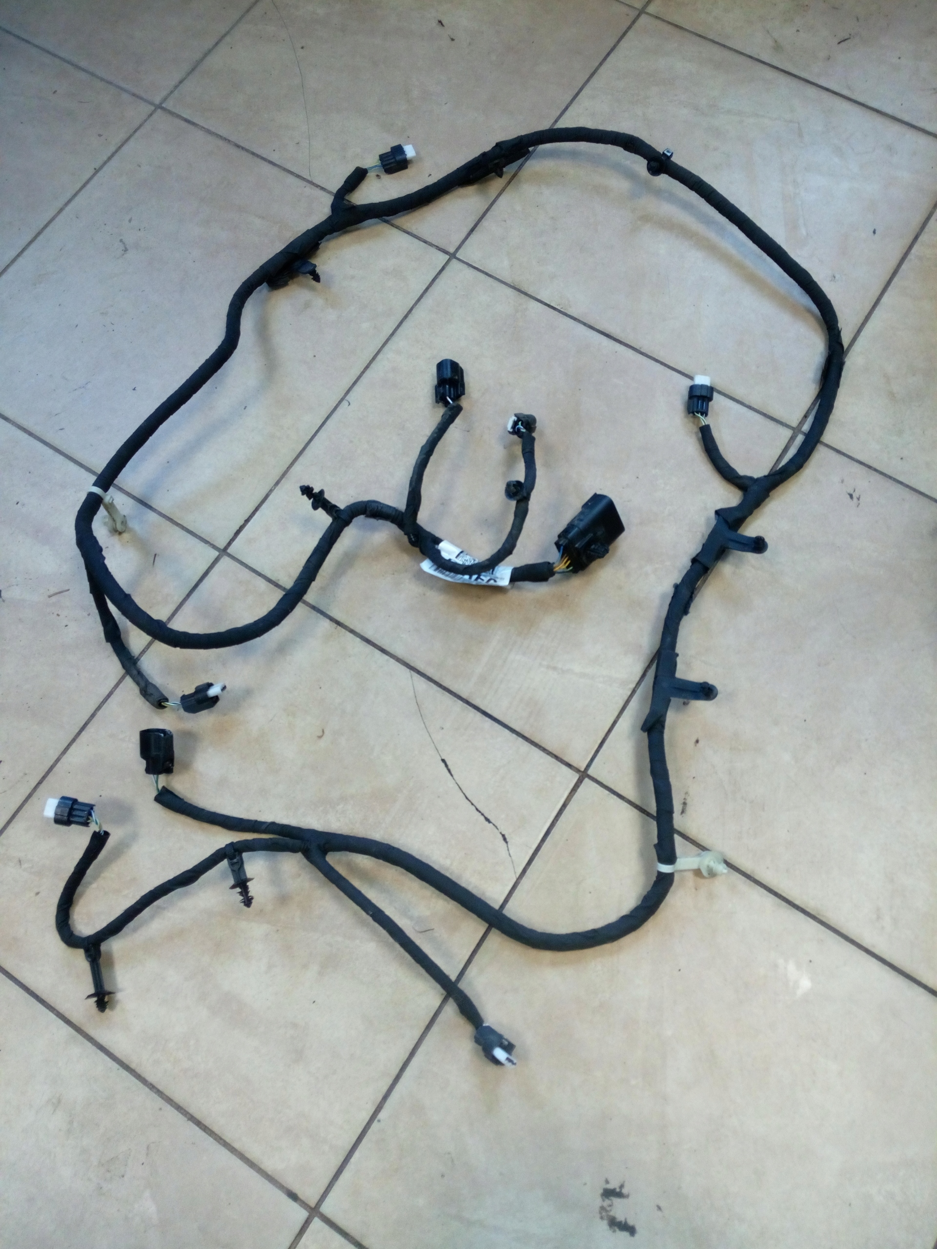 LX6T-15K868-ELAEC - УСТАНОВКА ЖГУТА PDC FORD KUGA MK3 ЗАДНИЙ ОРИГ.*