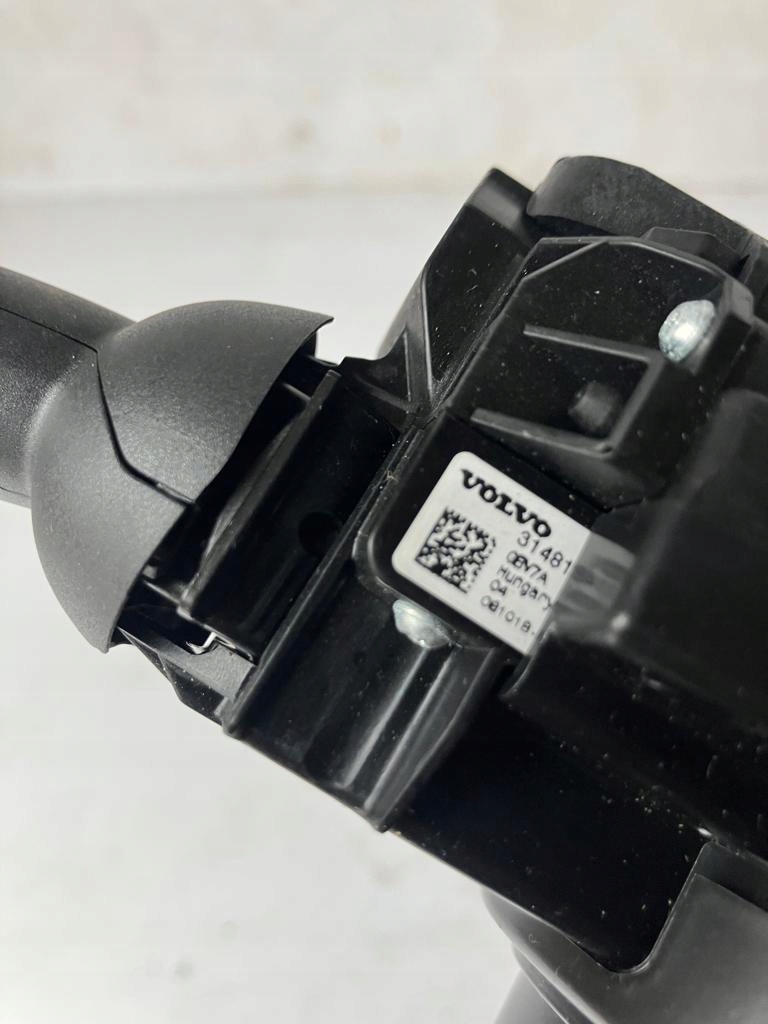 steering wheel levers and controls ring VOLVO XC40 32266208
