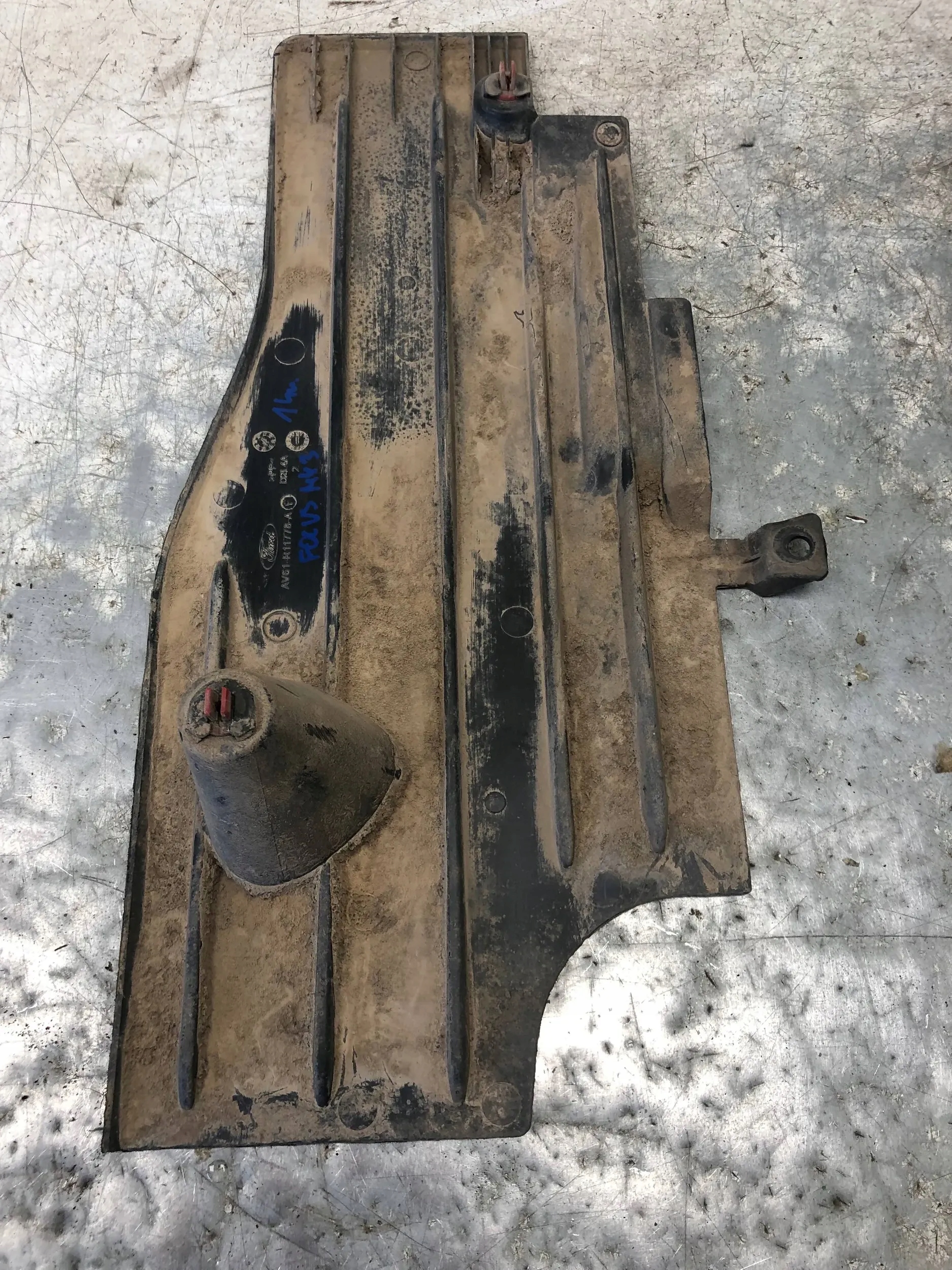 cover chassis FORD FOCUS MK3 AV61-R11778-AF