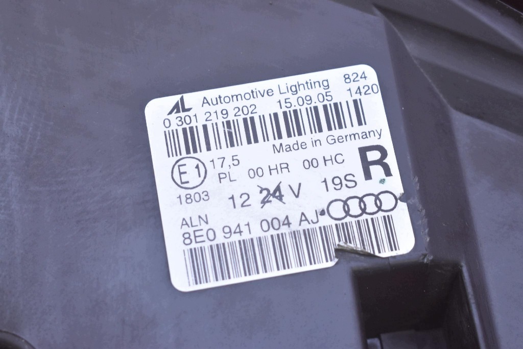 REFLEKTOR right light front EU 8E0941004AJ AUDI A4 B7 04-08