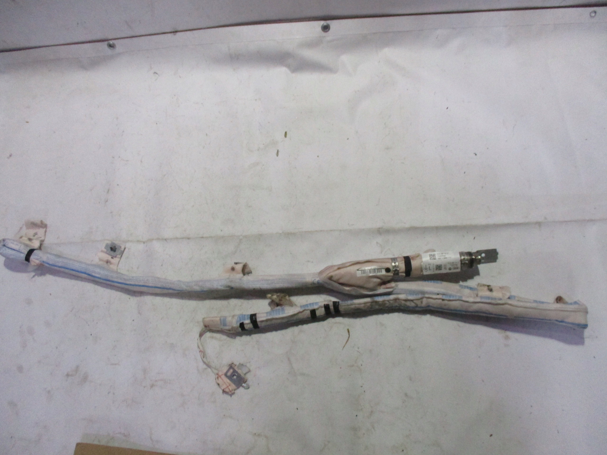 Dachvorhang Airbag links Audi Q2 81A880741D