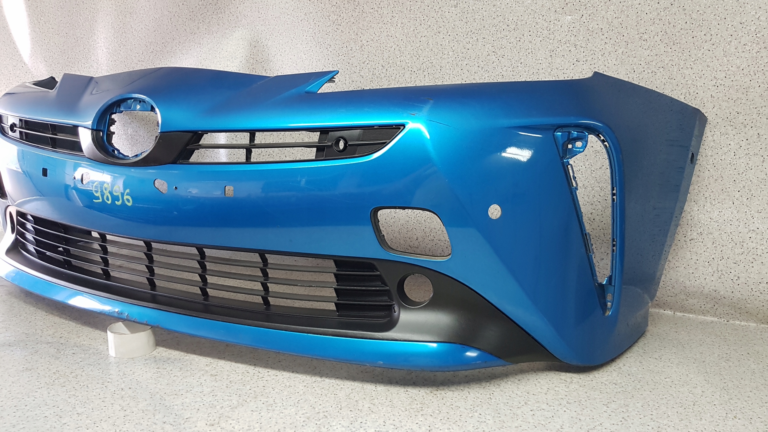 TOYOTA PRIUS IV 4 LIFT 2019 -bumper front 9896
