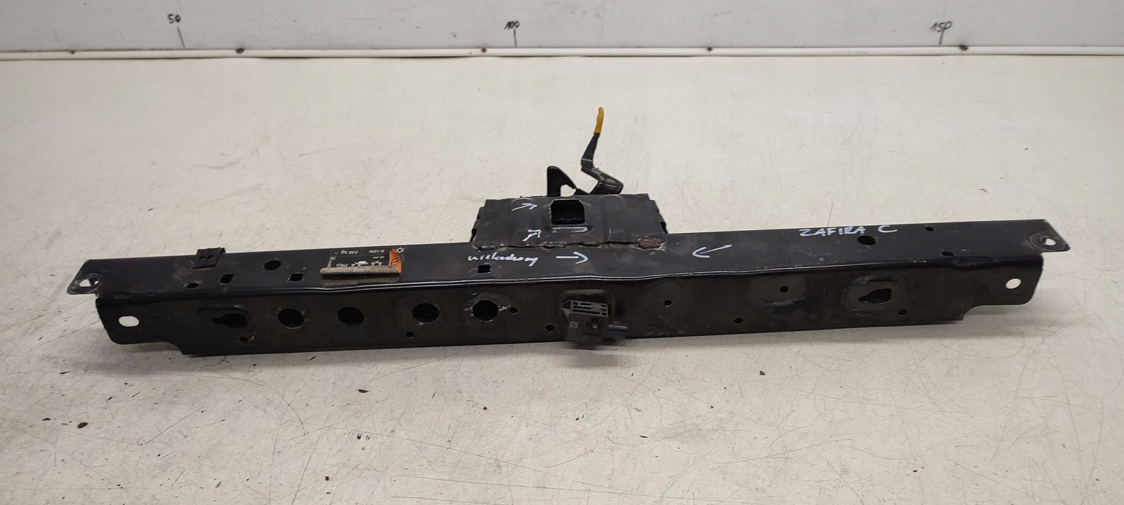 support panel for radiators pillar iron sider Opel Zafira C