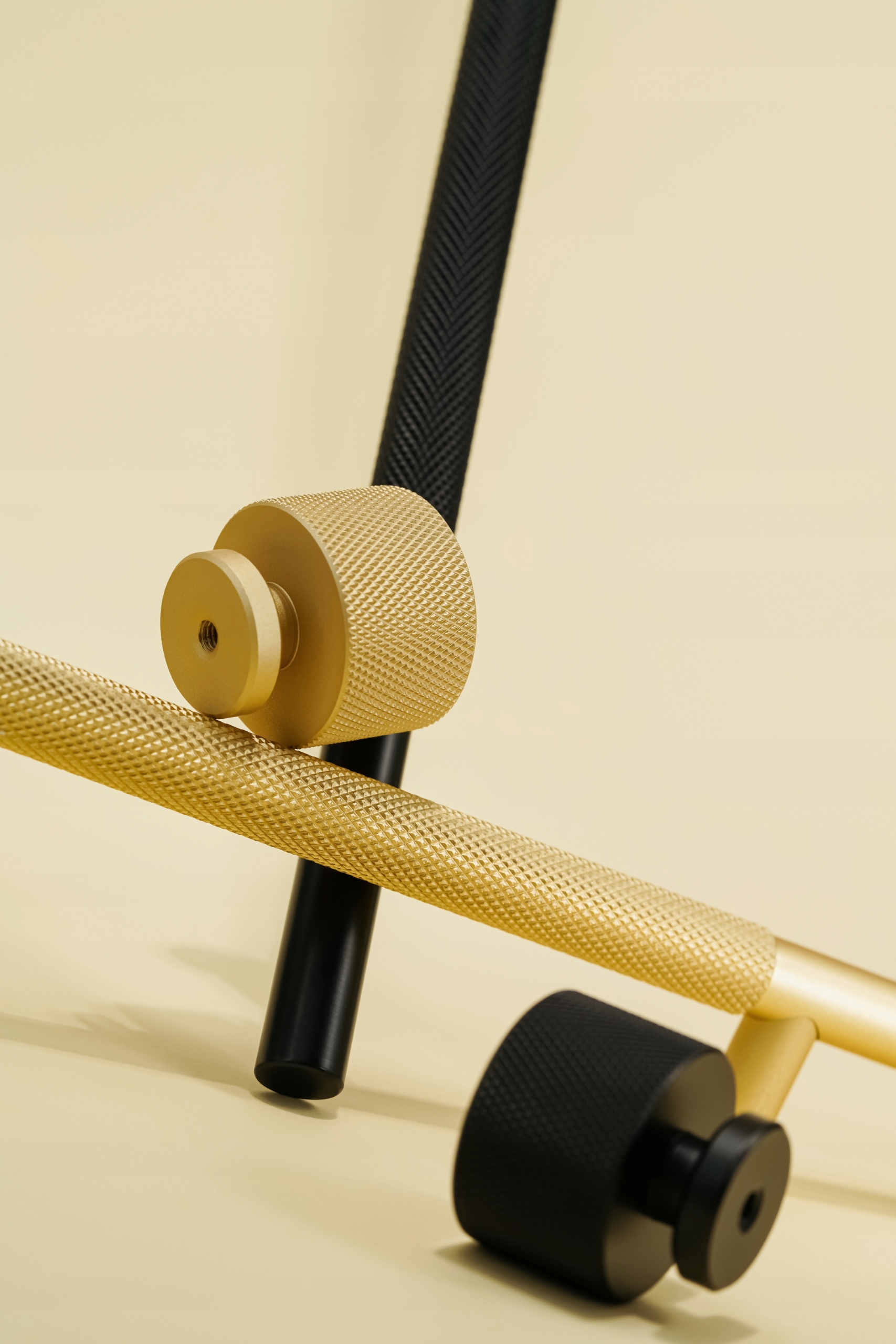 UCHWYT MEBLOWY LEON ZŁOTY PIASKOWY 800 DŁUGI DO SZAF HVYT WYSOKA JAKOŚĆ Rodzaj uchwytu klasyczny