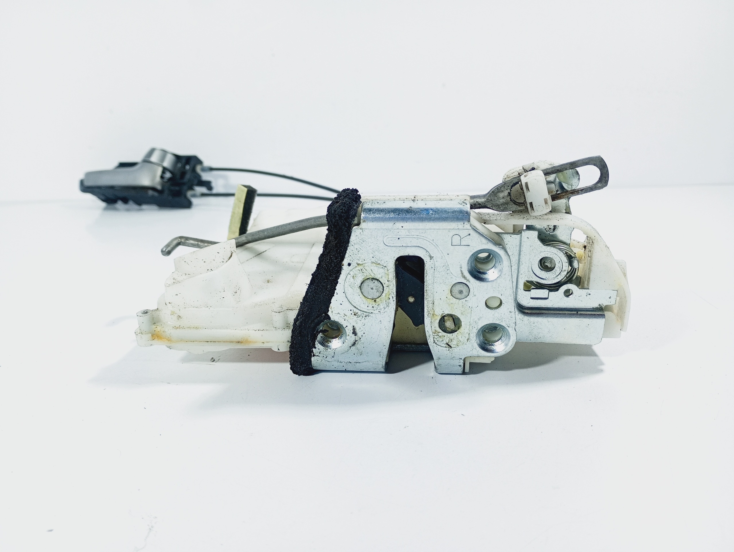 lock door right front Suzuki Swift III lift 05-10