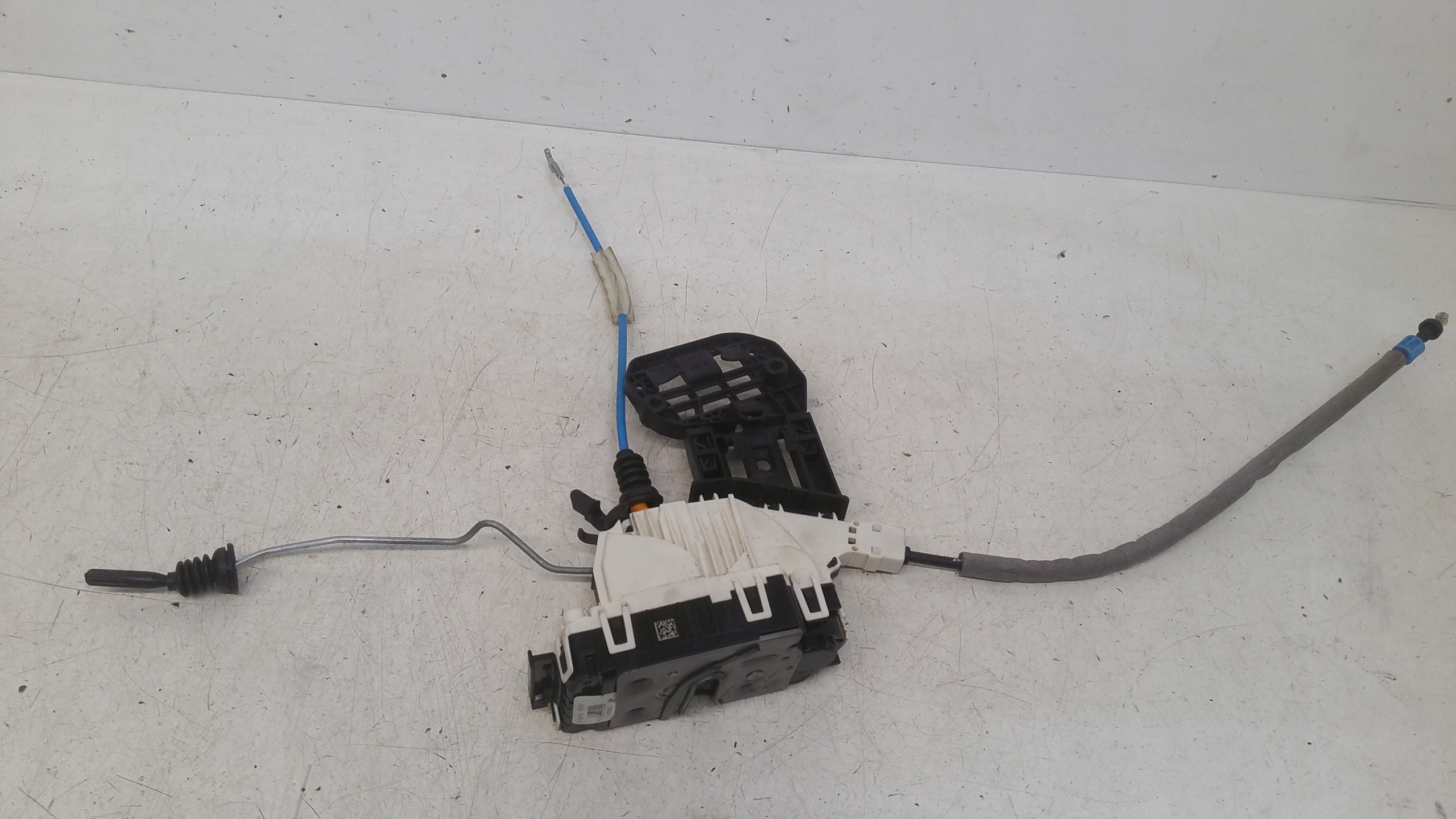 lock right front 0997202201 Mercedes C117 CLA