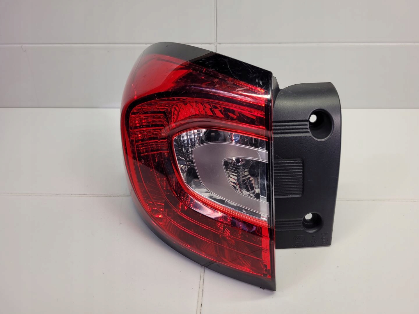 light rear left side Renault Captur 2016 265557367R
