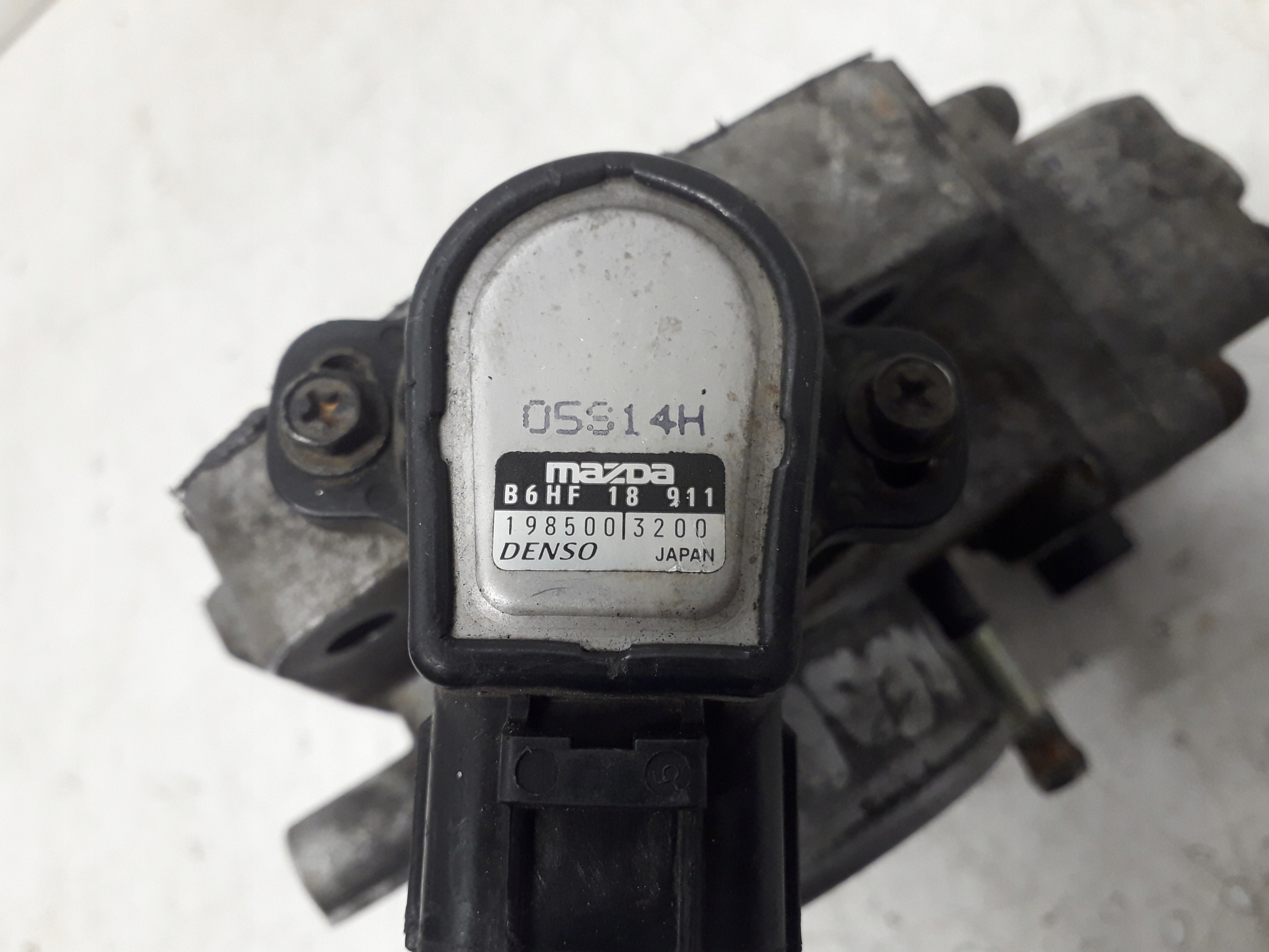 mazda 323 BJ 1.3 1.5 ДРОССЕЛЬНАЯ ЗАСЛОНКА B6HF18911