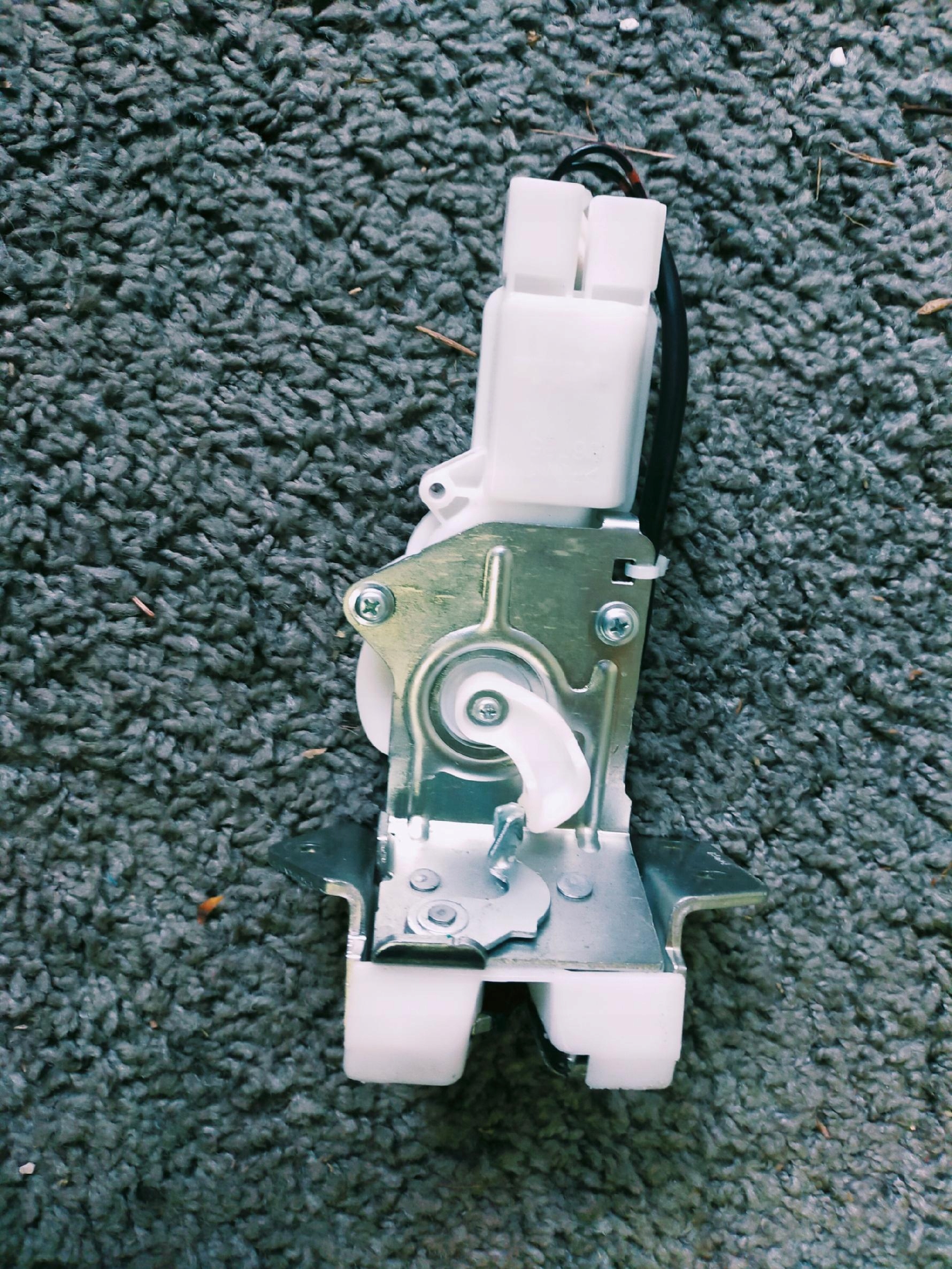 SUZUKI SWIFT MK6 MK7 motor ablaktörlők far