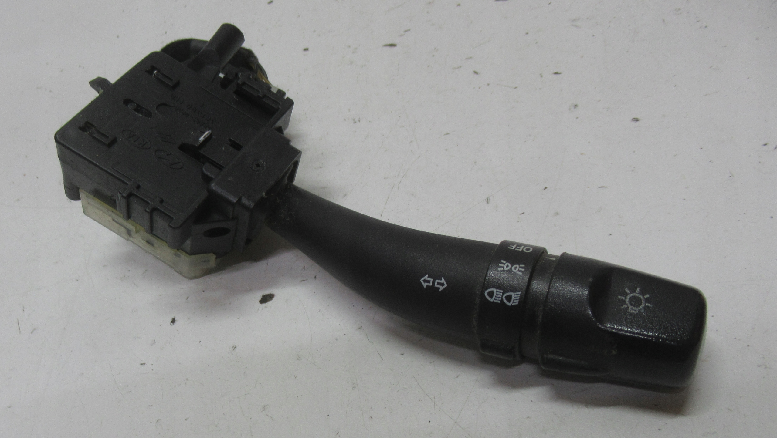KIA CARNIVAL 07R MANETKA indicators