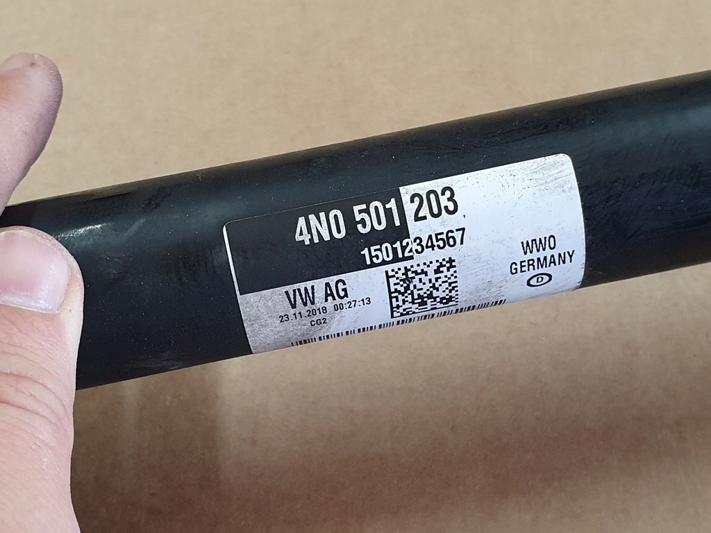 Demi axe AUDI A6 A7 4N0501203 Original Comme Neuf
