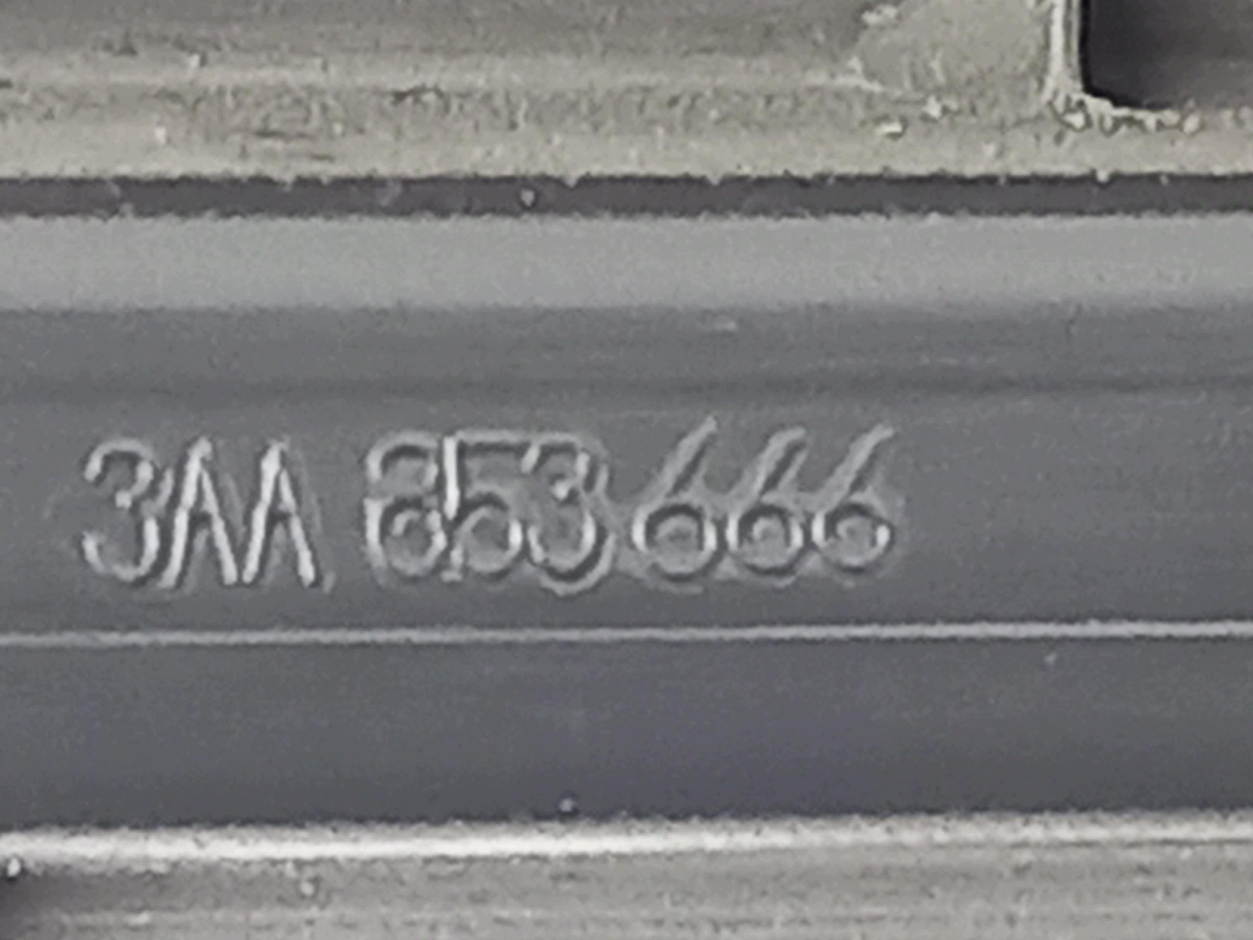 VW PASSAT B7 mřížka maska nárazníku pravý předek mlhovky 3AA853666 OEM