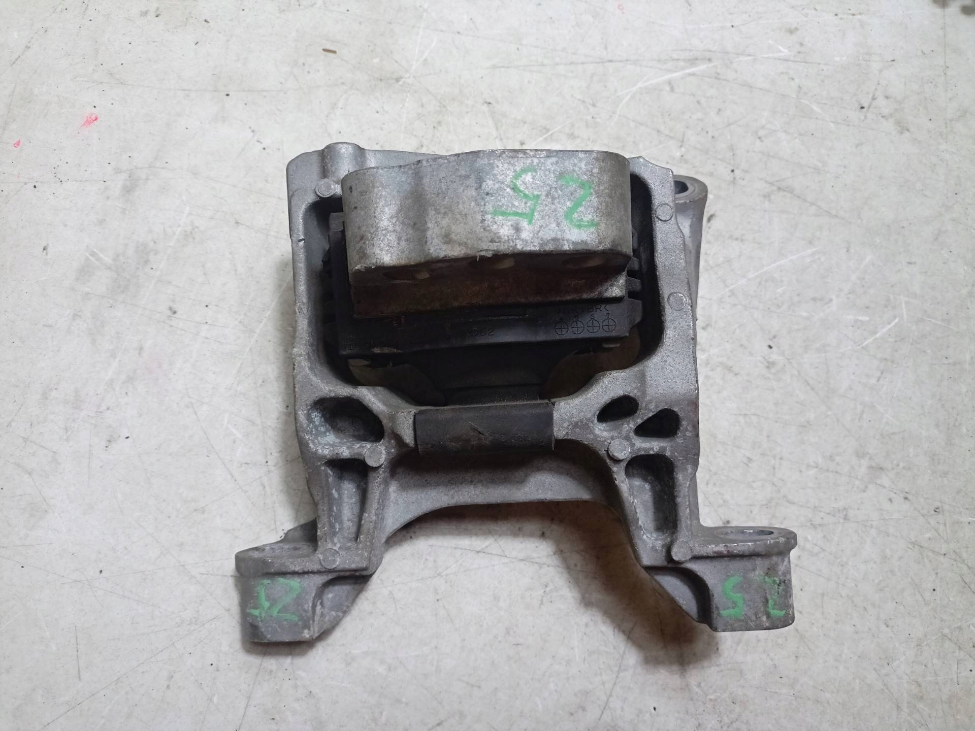 engine mount Mazda CX-5 2014