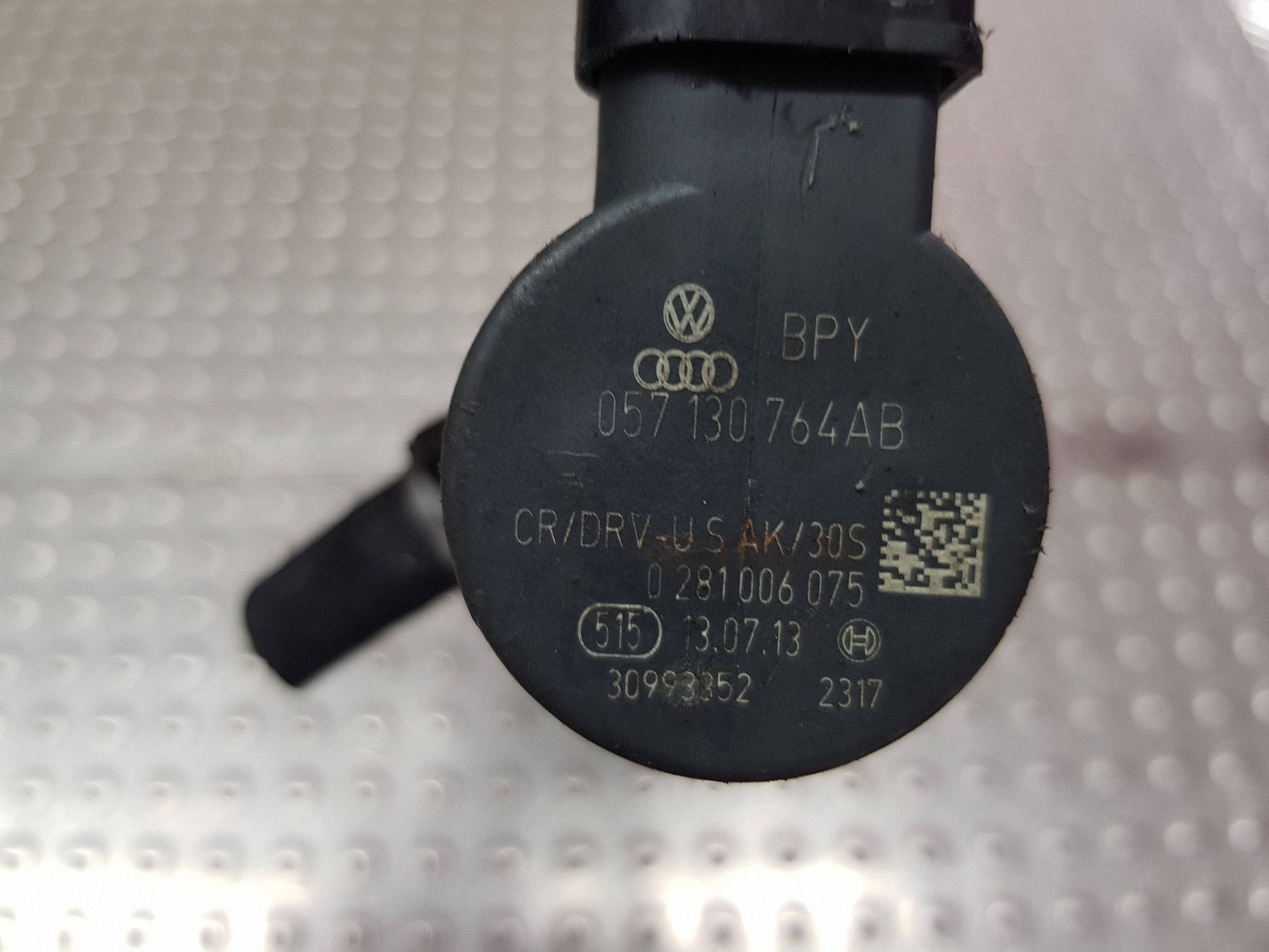 rampe injection capteurs 04L089B OCTAVIA III A3 8V LEON GOLF VII 2.0 TDI