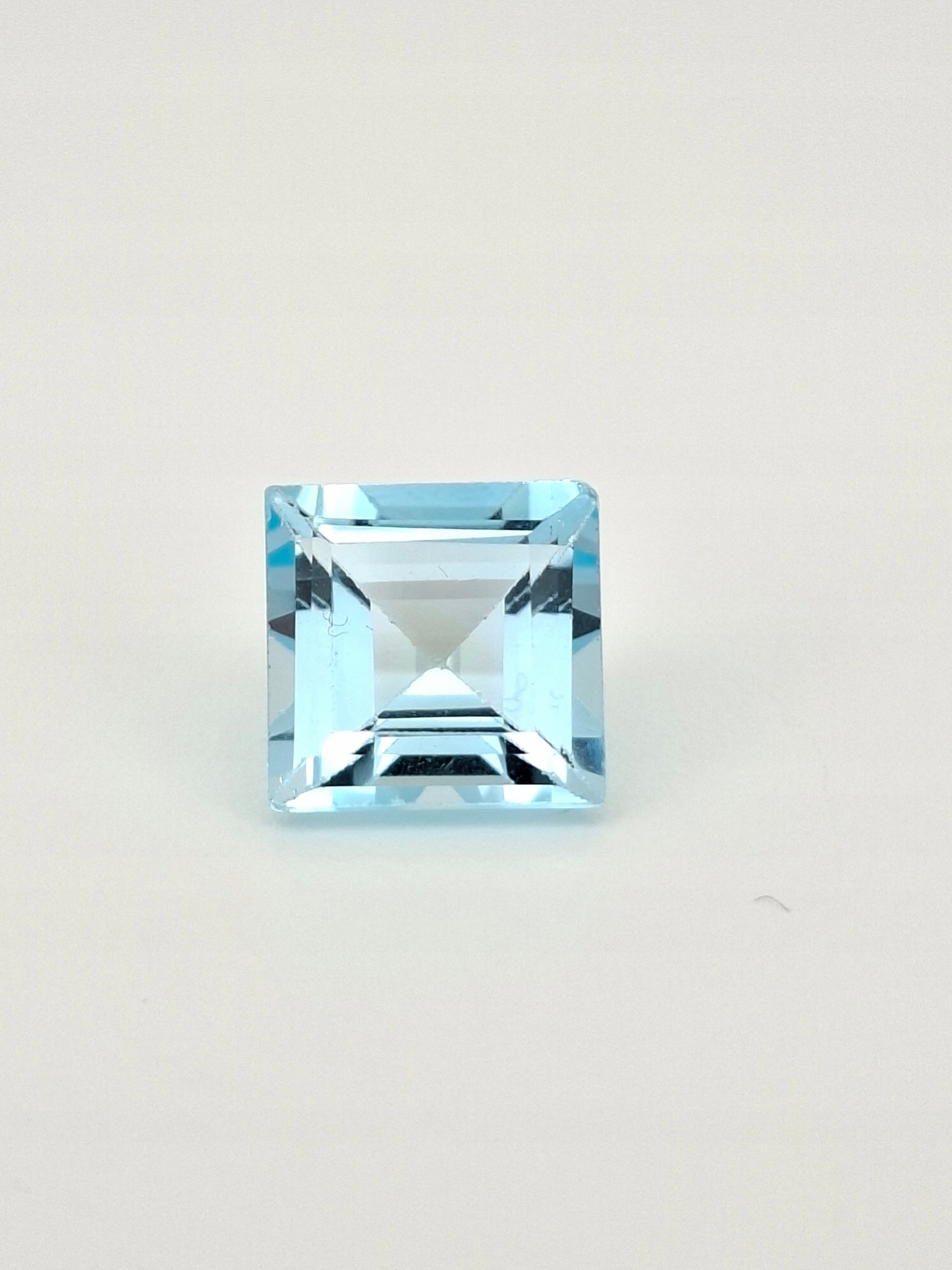 Přírodní topaz Sky Blue Čtverec 9 x 9 mm