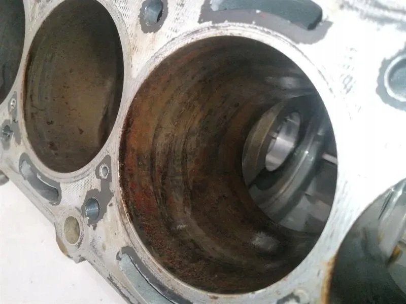 MERCEDES CLS63 M156 AMG W219 бензин A1560101505 156.983