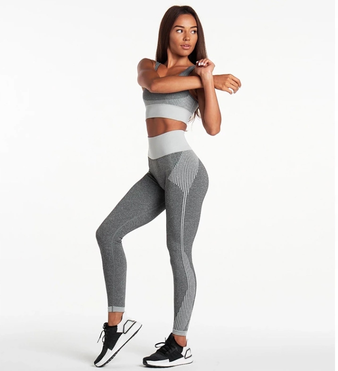 2 - CZĘŚCIOWY KOMPLET PUSH UP BEZSZWOWY ELASTYCZNY Marka inna