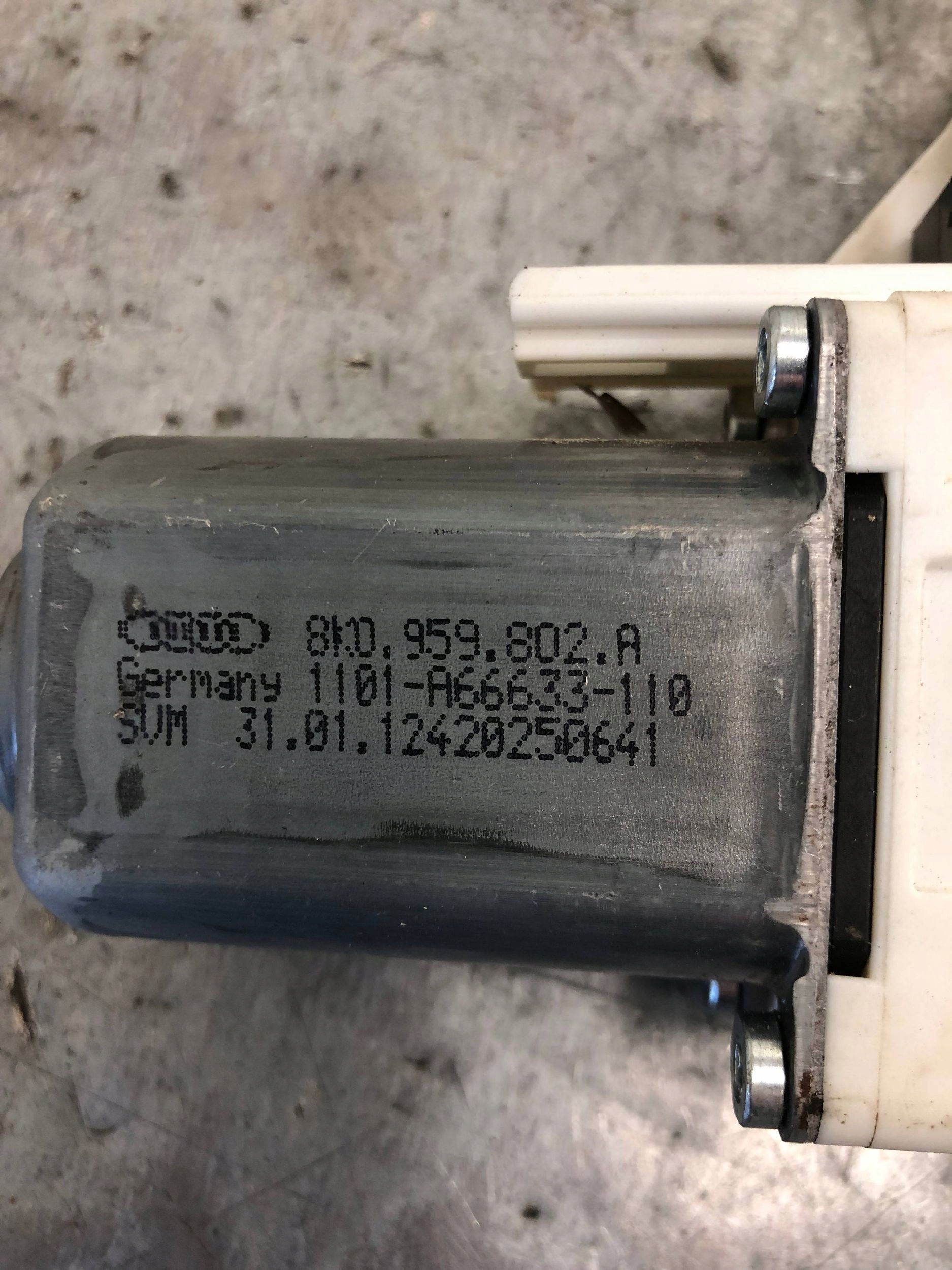 mini motor windows right front AUDI A4 B8 8K0959802A