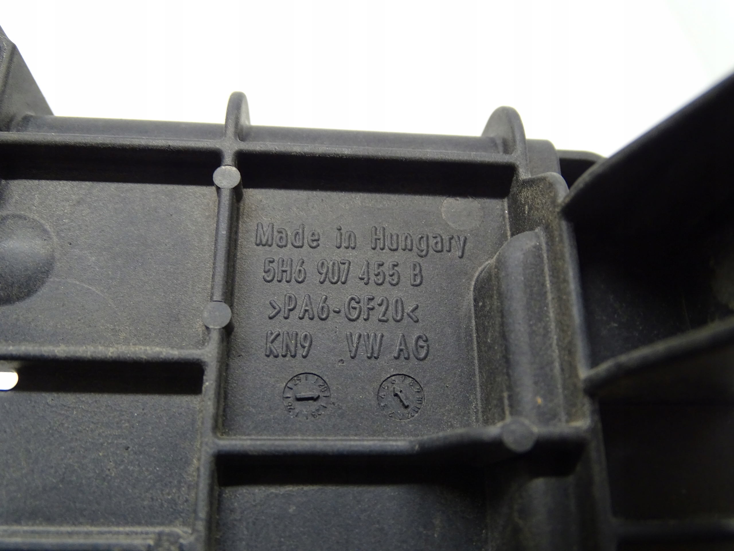 holder RADARU bracket left rear part VW GOLF VIII 5H6907455B
